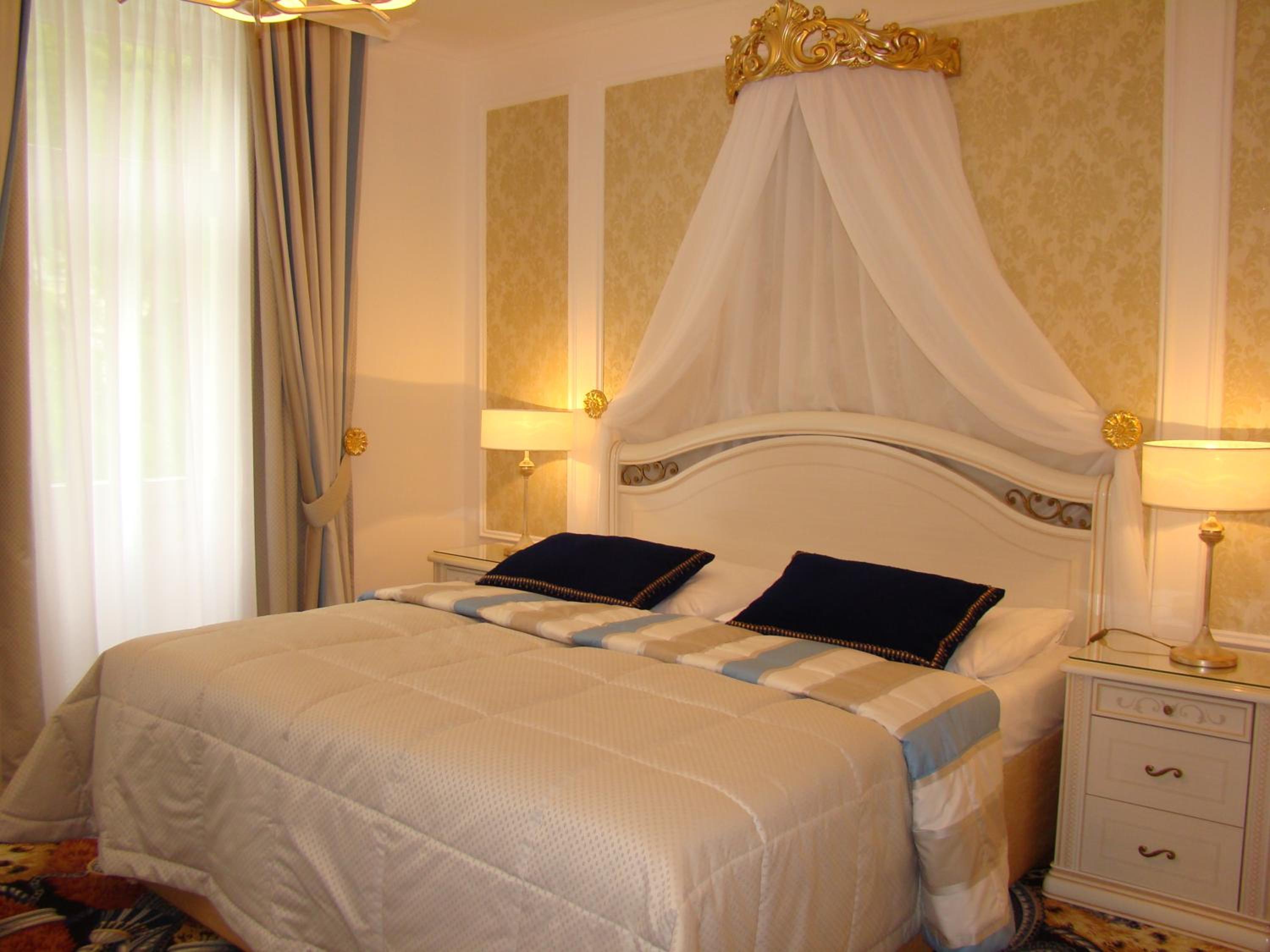 Deluxe Double Room - Photo 13