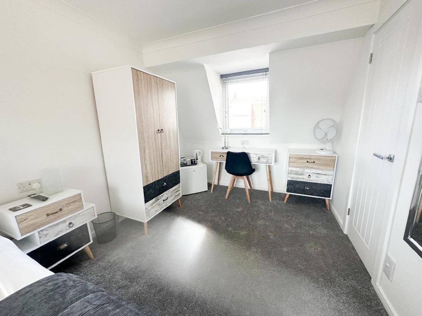 Double Room with Private Bathroom photo 3
