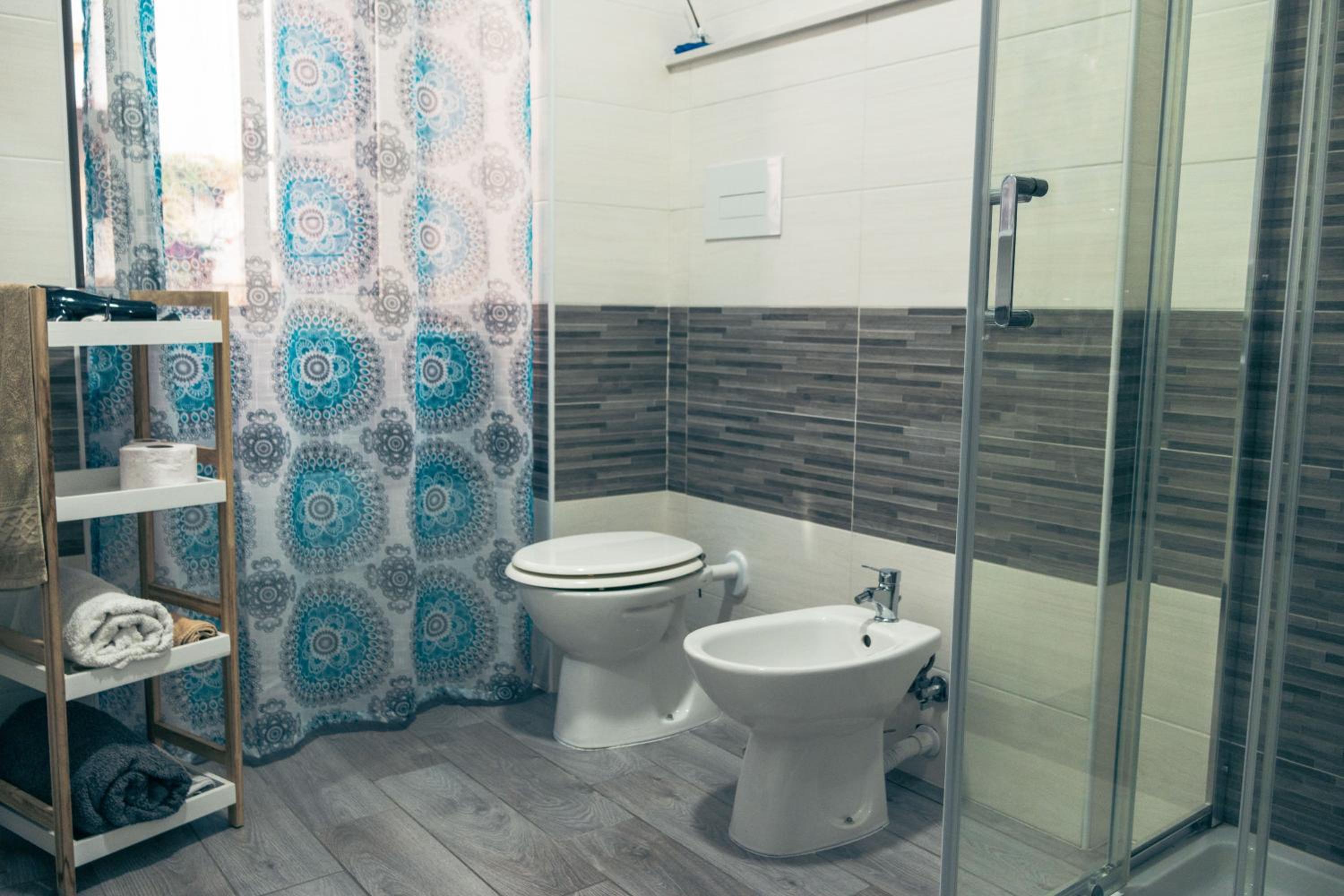 Double Room with Private Bathroom - Photo 6