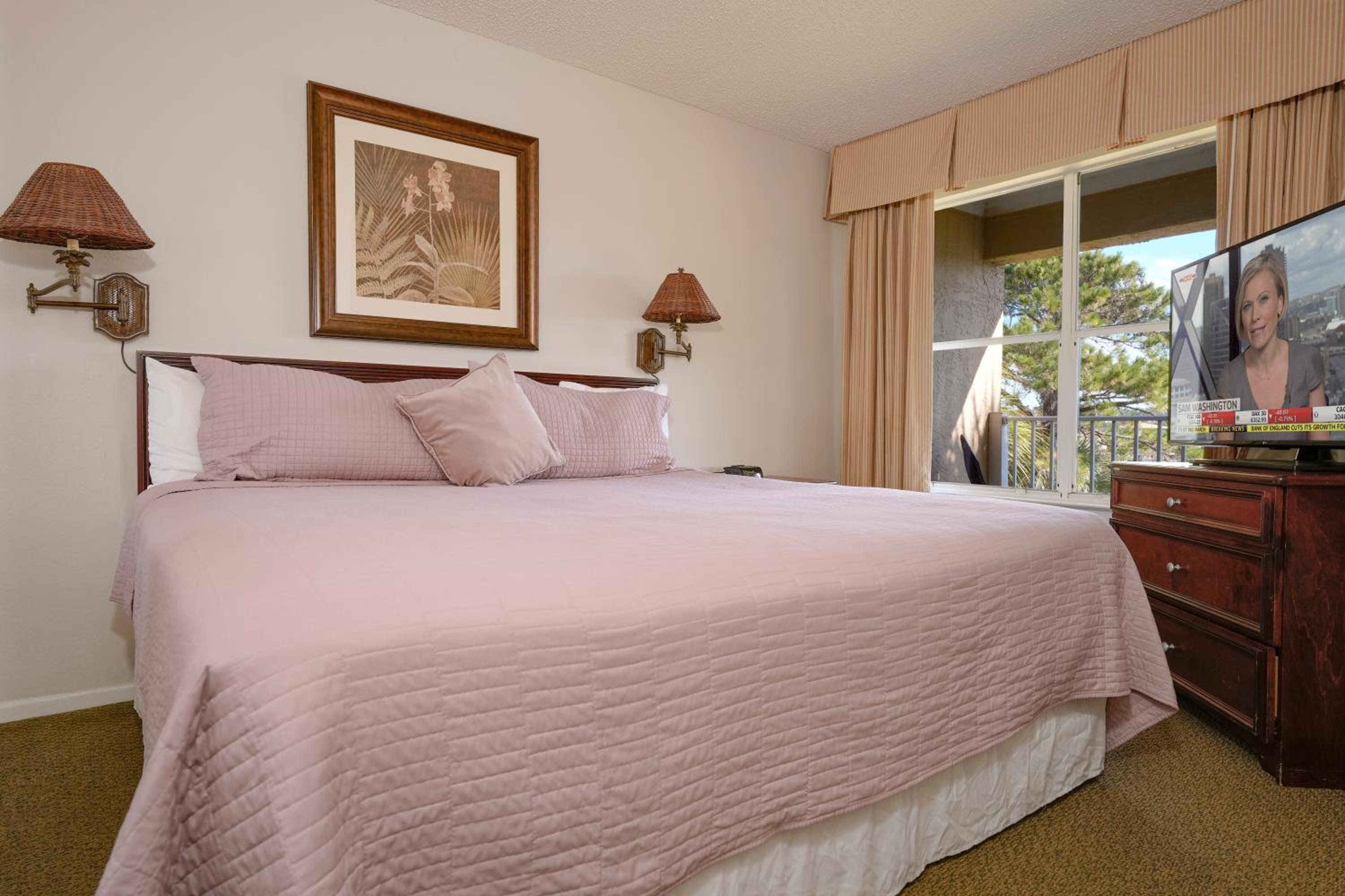 Deluxe One-Bedroom Suite with Balcony