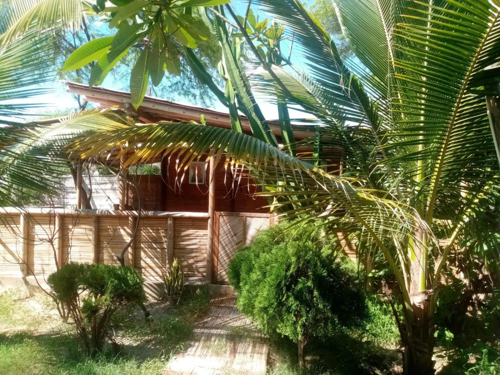 Bungalow With Patio photo 2