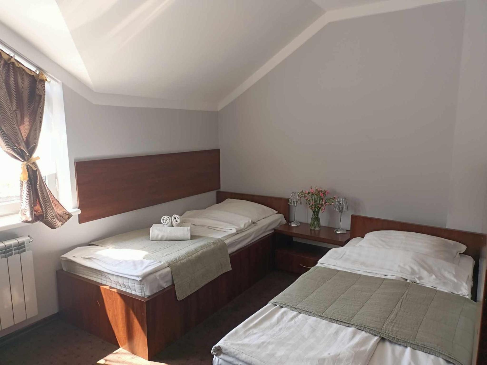 Twin Room with Private Bathroom - Photo 1