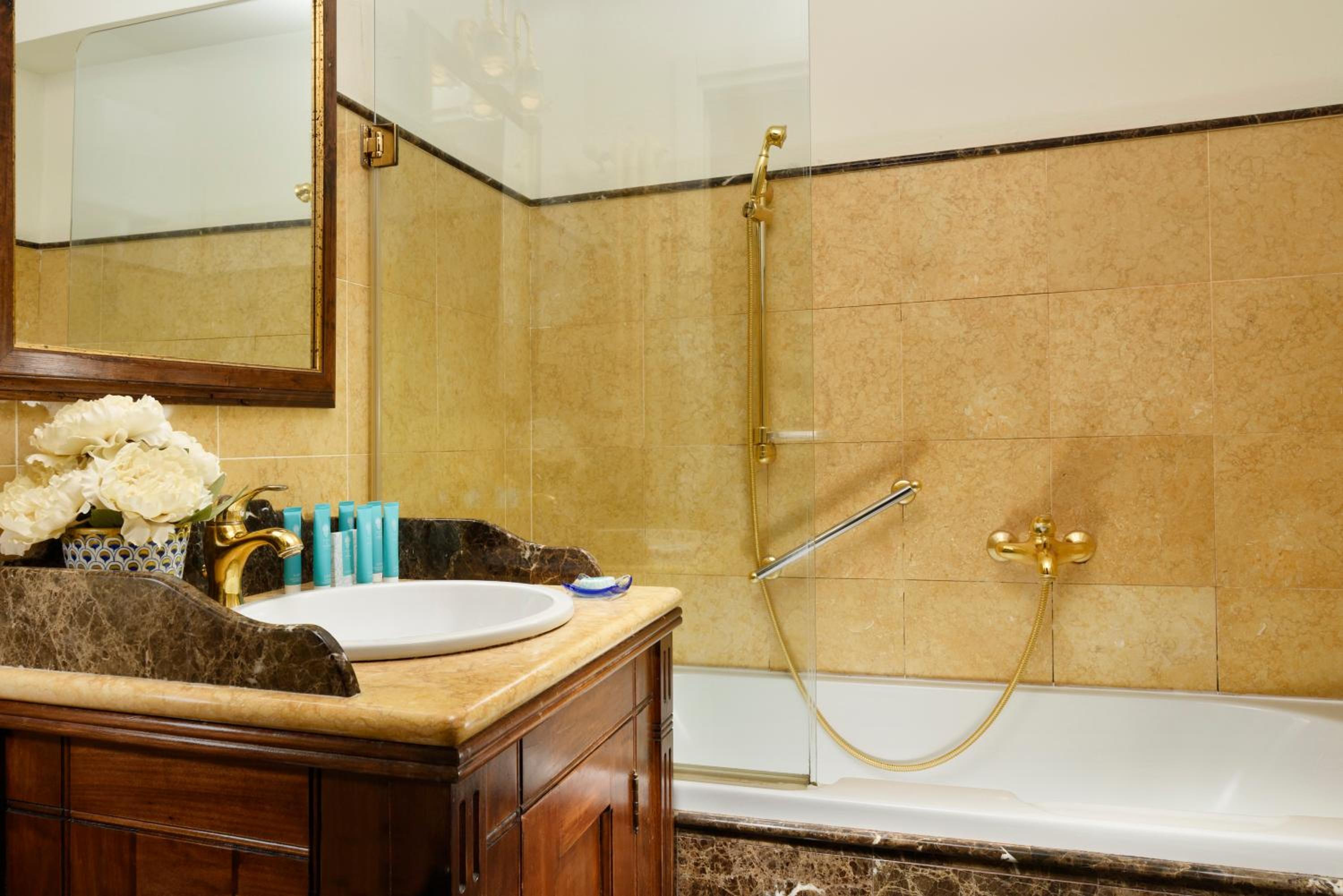 Superior Double Room - Photo 9