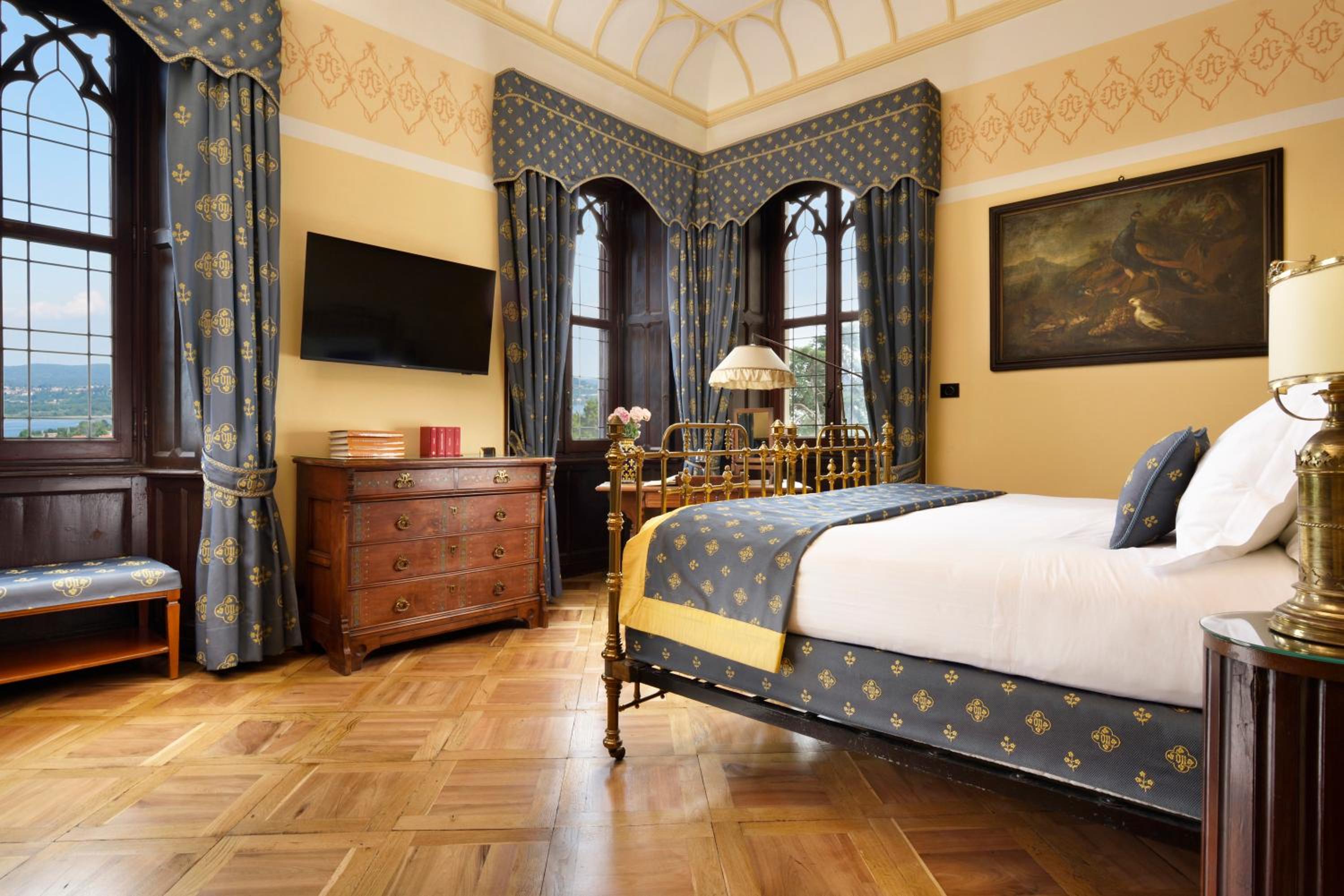 Suite with Lake View - Castle - Photo 1