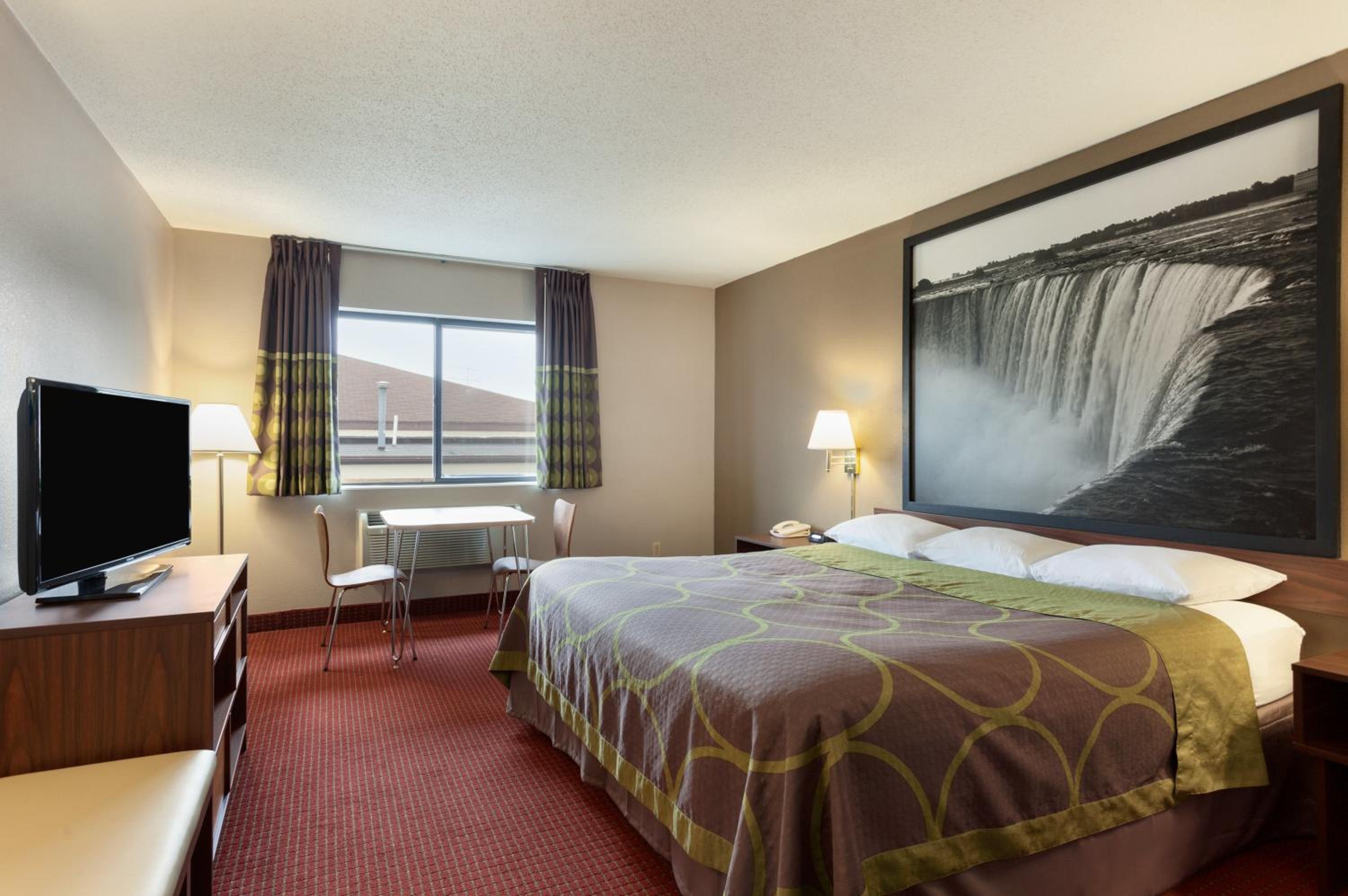 King Room - Non-Smoking - Photo 2