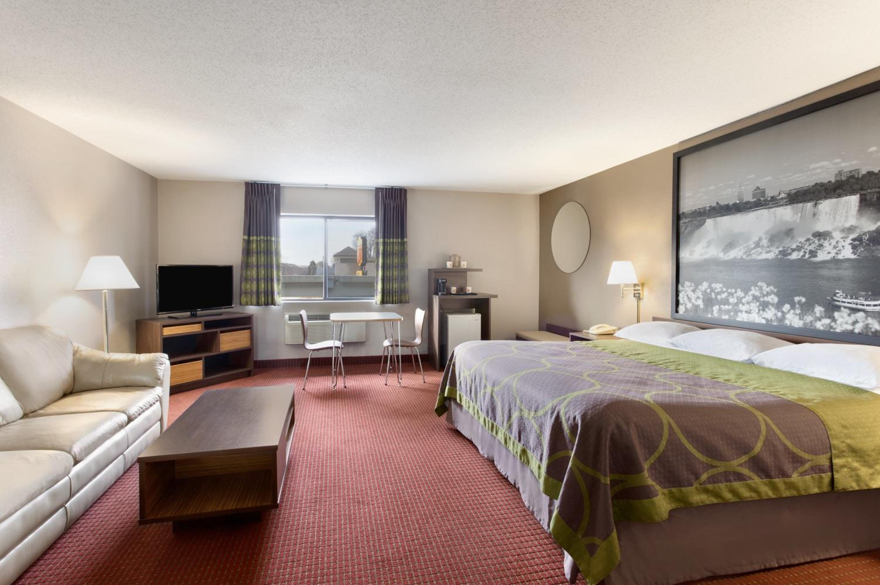 King Studio Suite - Non-Smoking - Photo 3