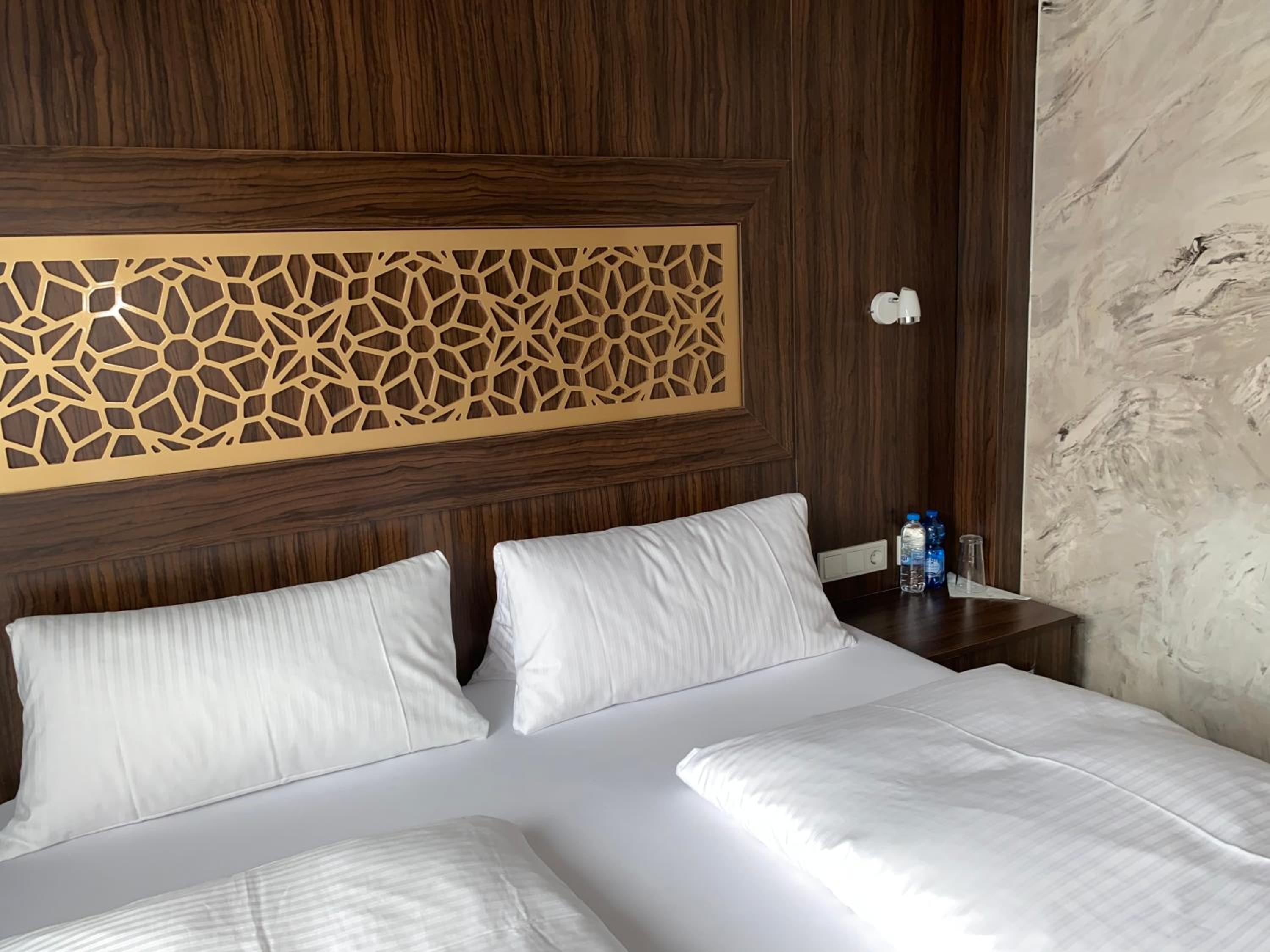 Double Room - Photo 18
