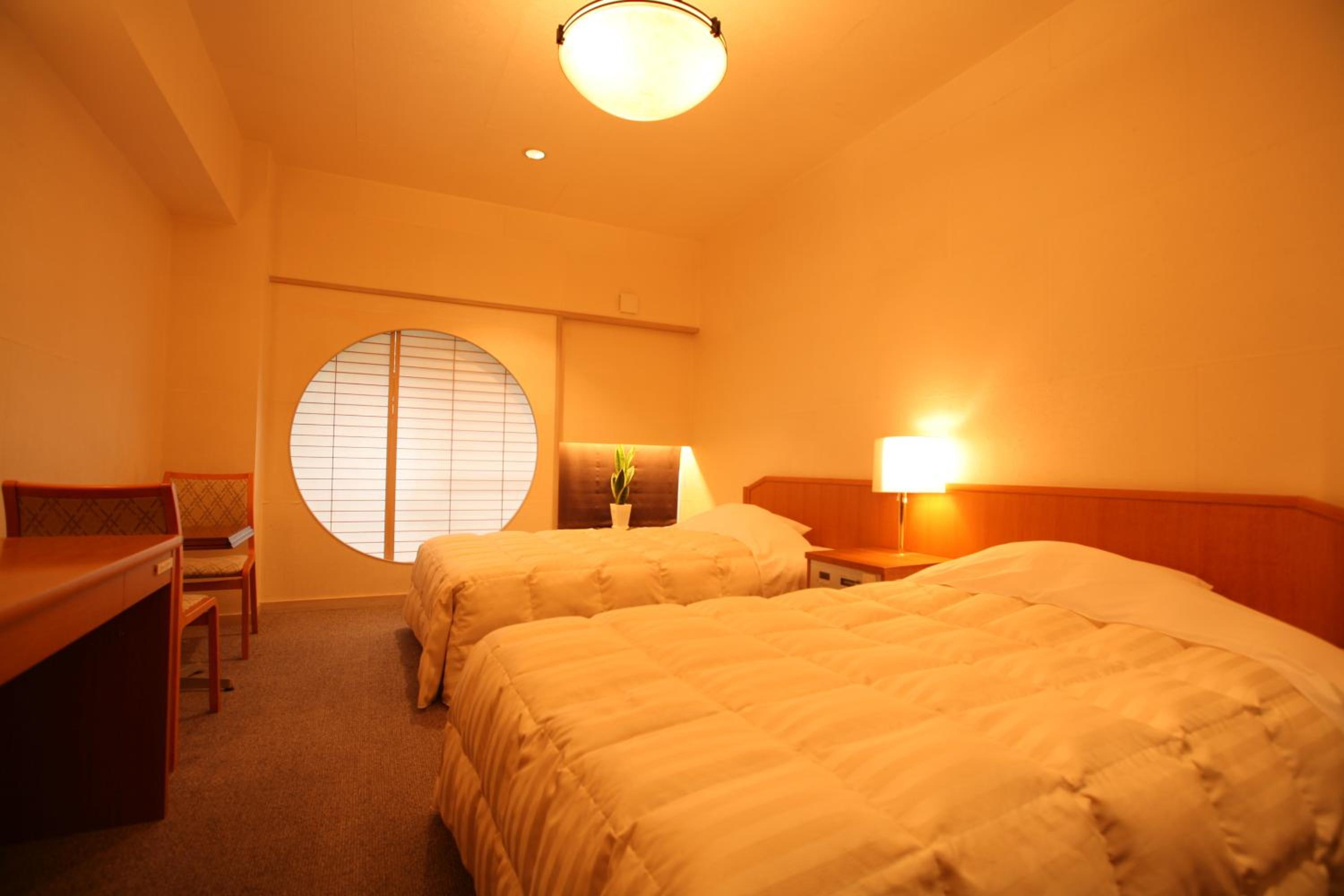 Standard Twin Room - Photo 3