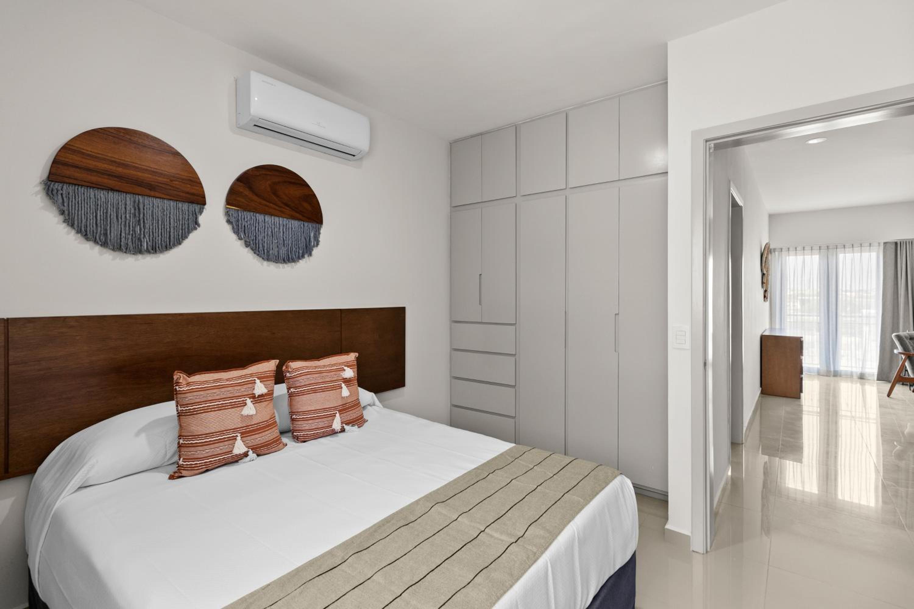 Three-Bedroom Apartment - Photo 6
