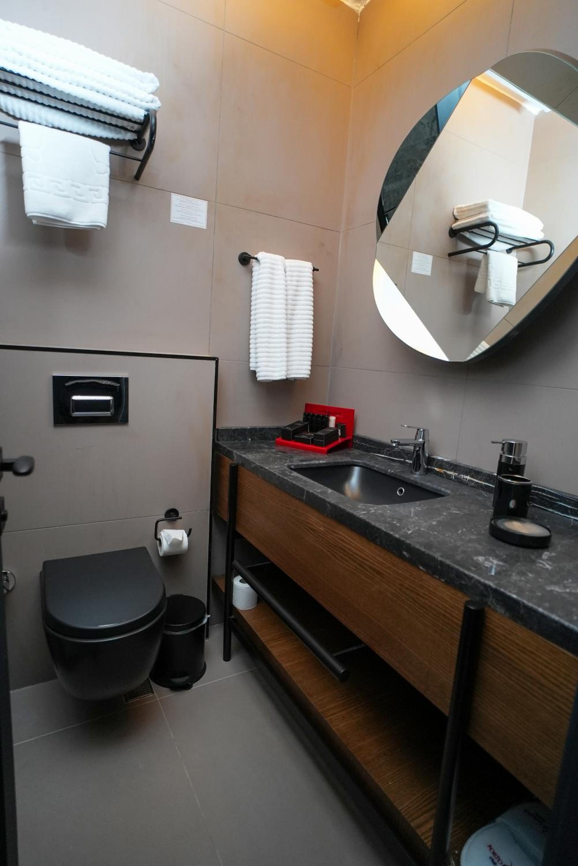 Eros Suite - Photo 10