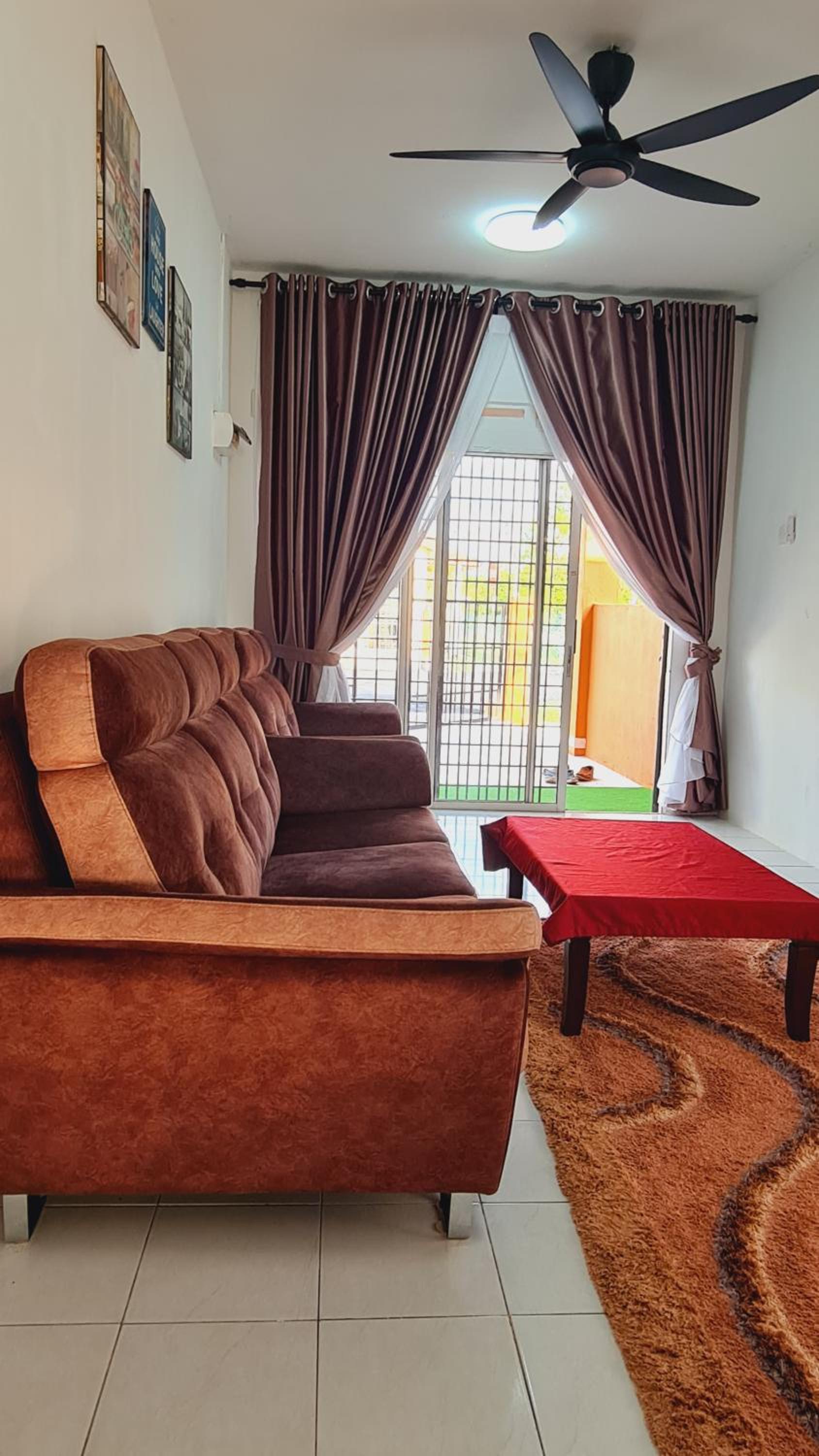 Three-Bedroom House photo 2