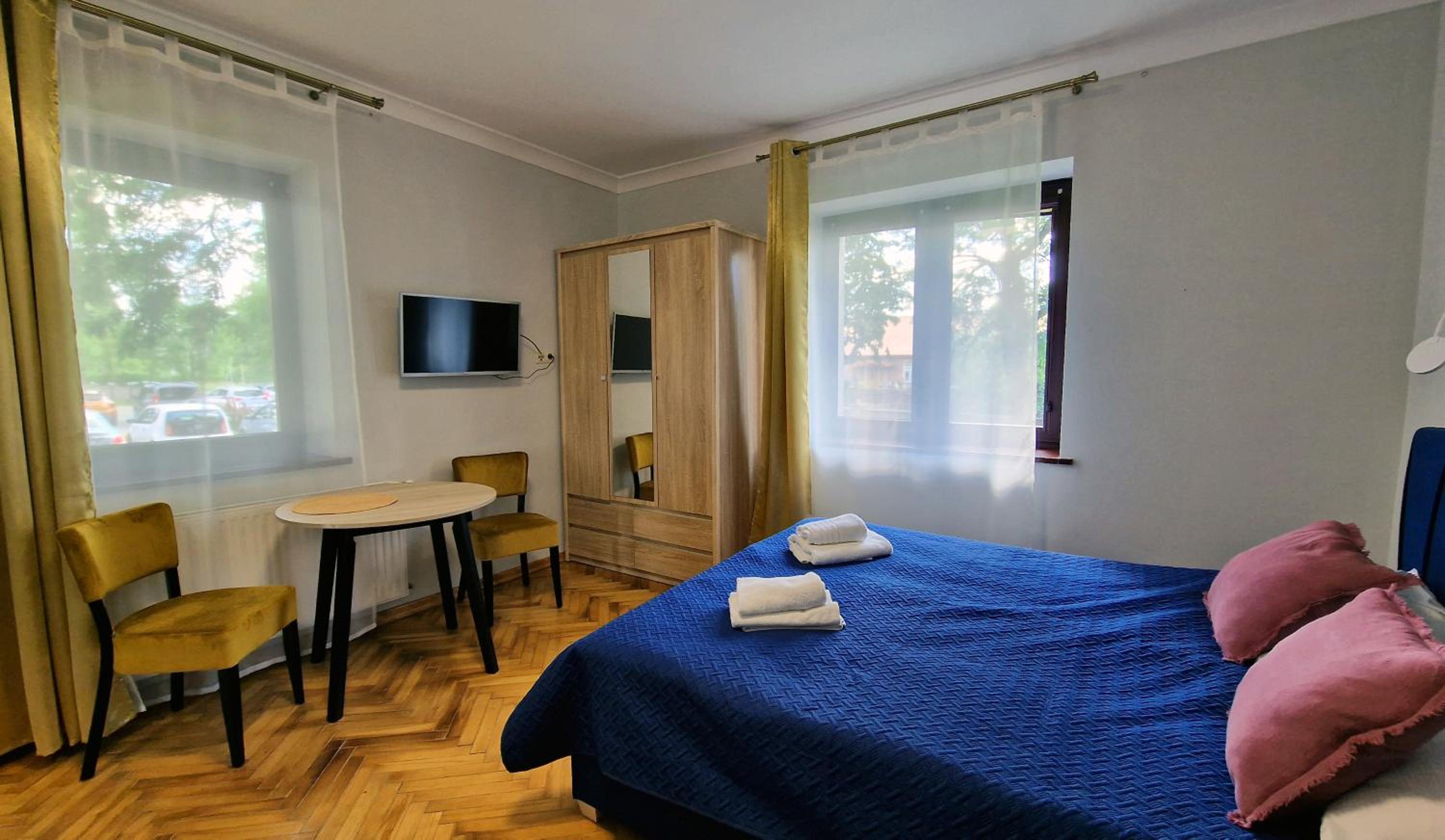 Standard Double Room - Photo 13