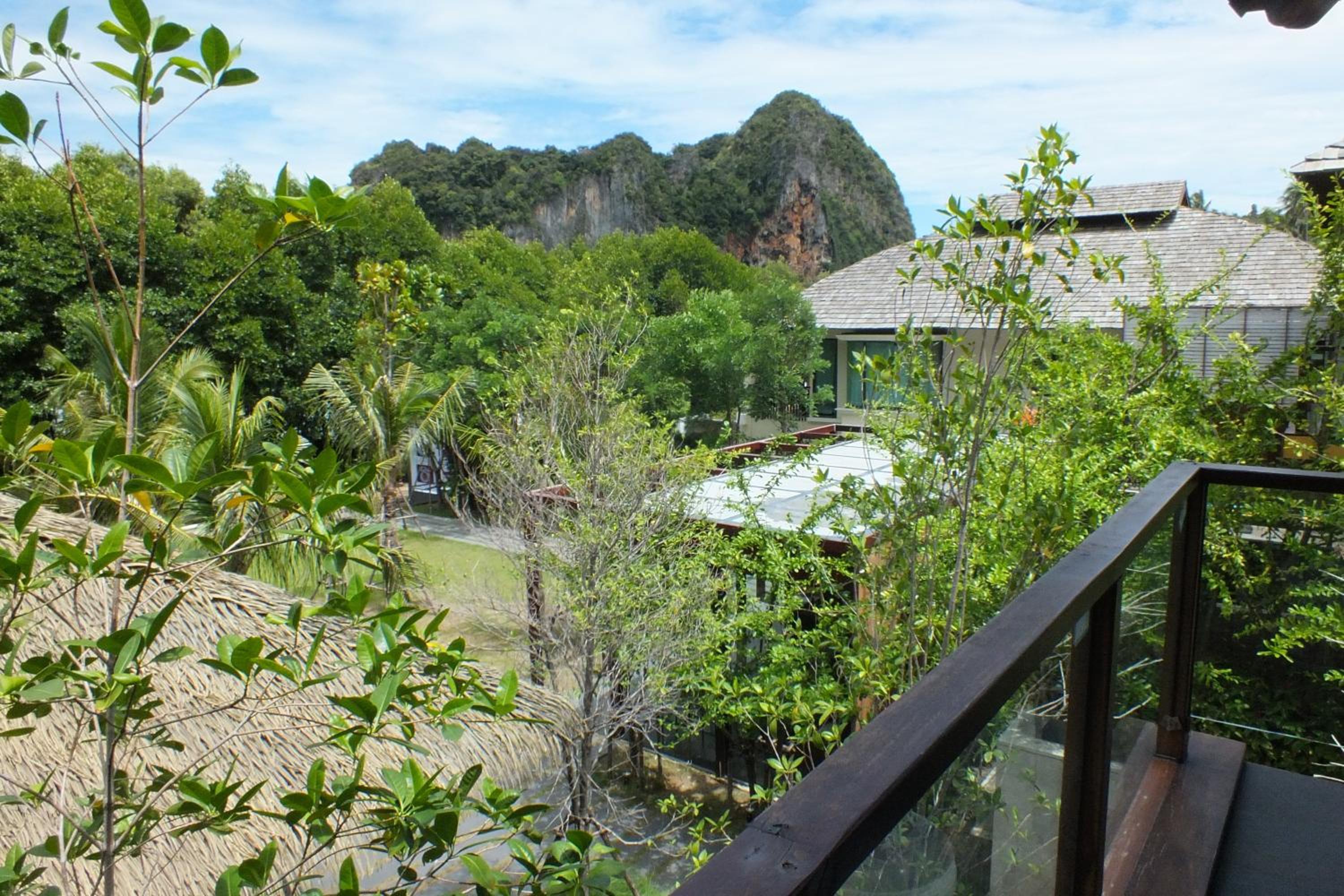 Villa - Photo 2