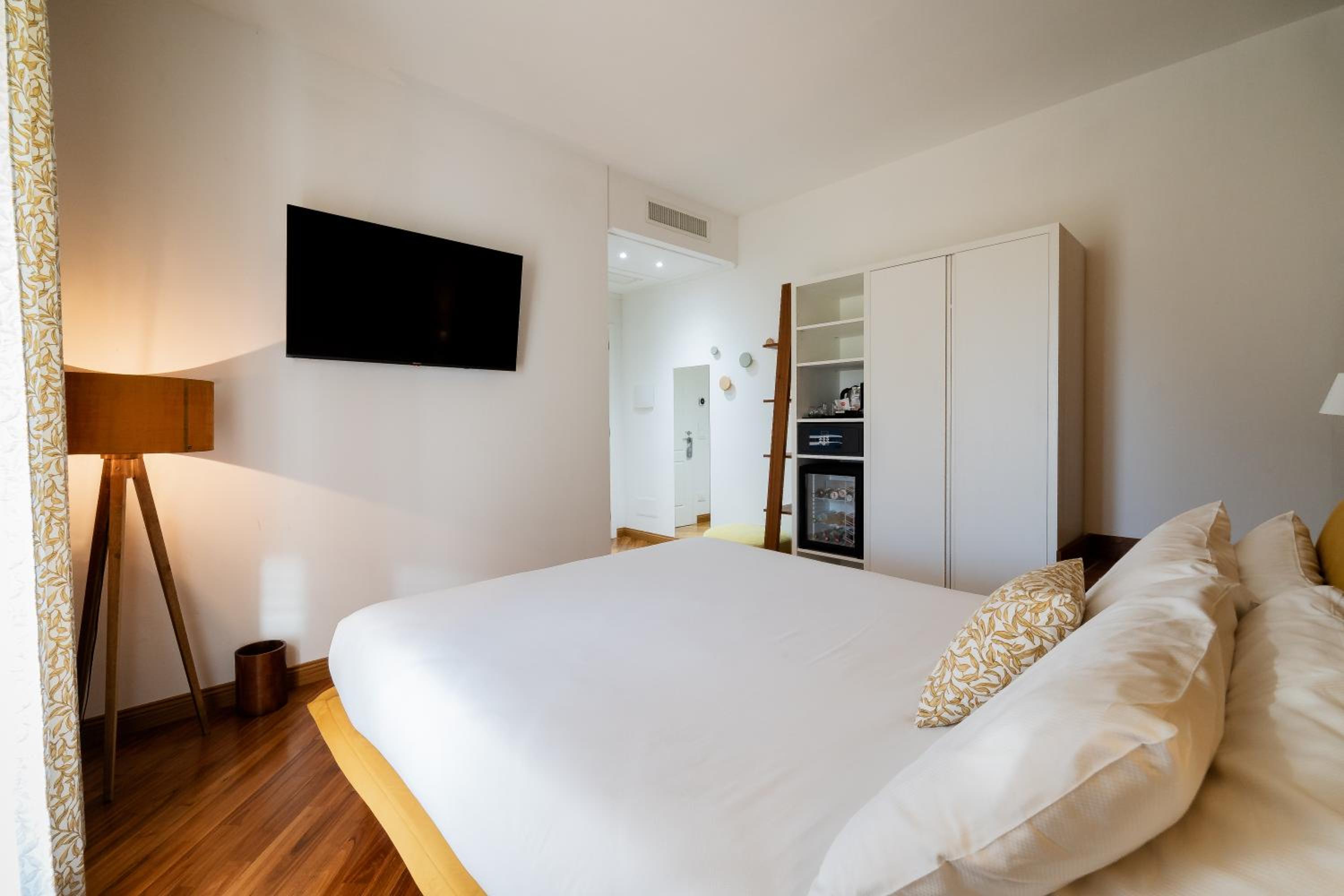 Queen Room - Disability Access