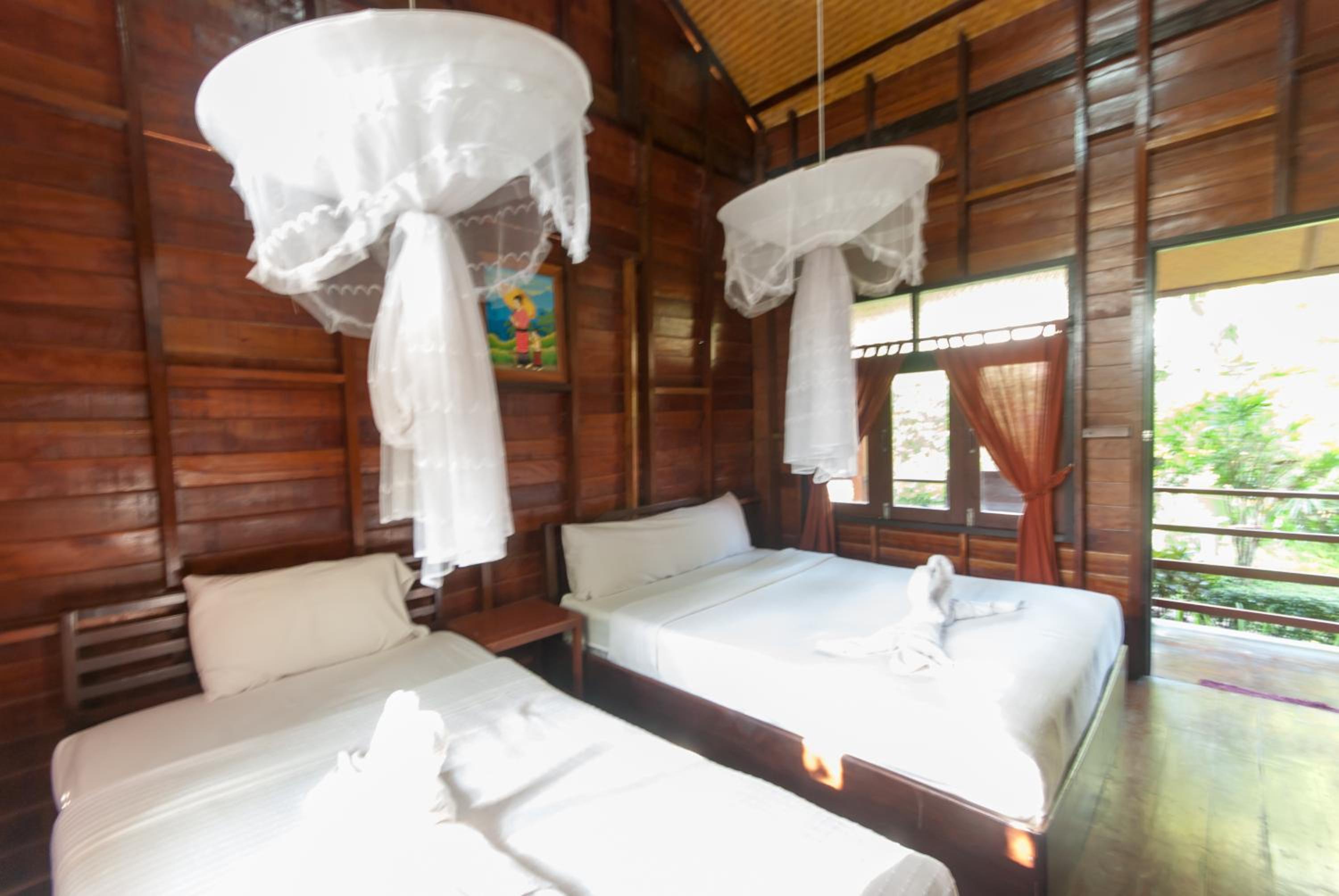 Standard Twin Room with Fan and Shared Bathroom