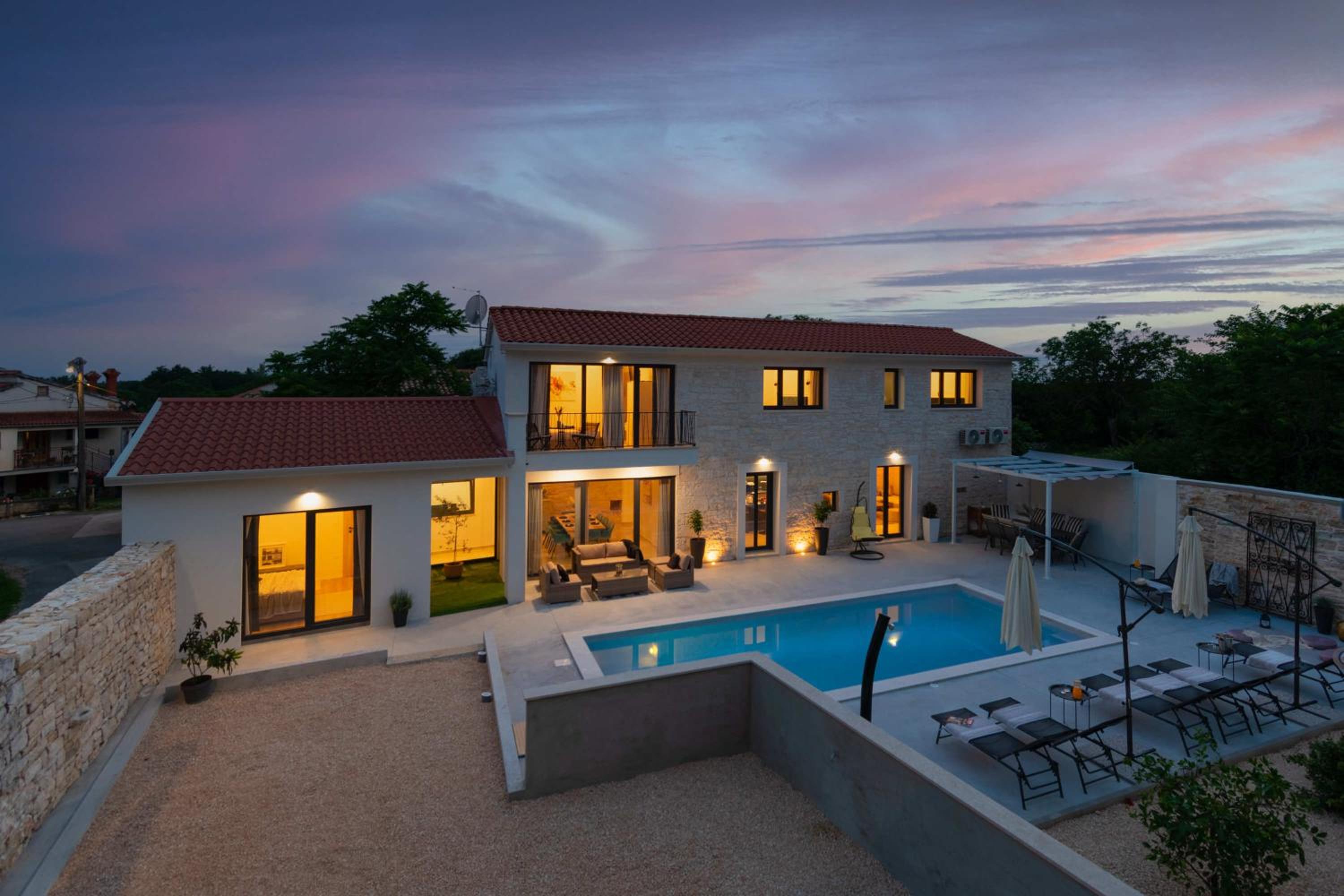 Villa photo 2