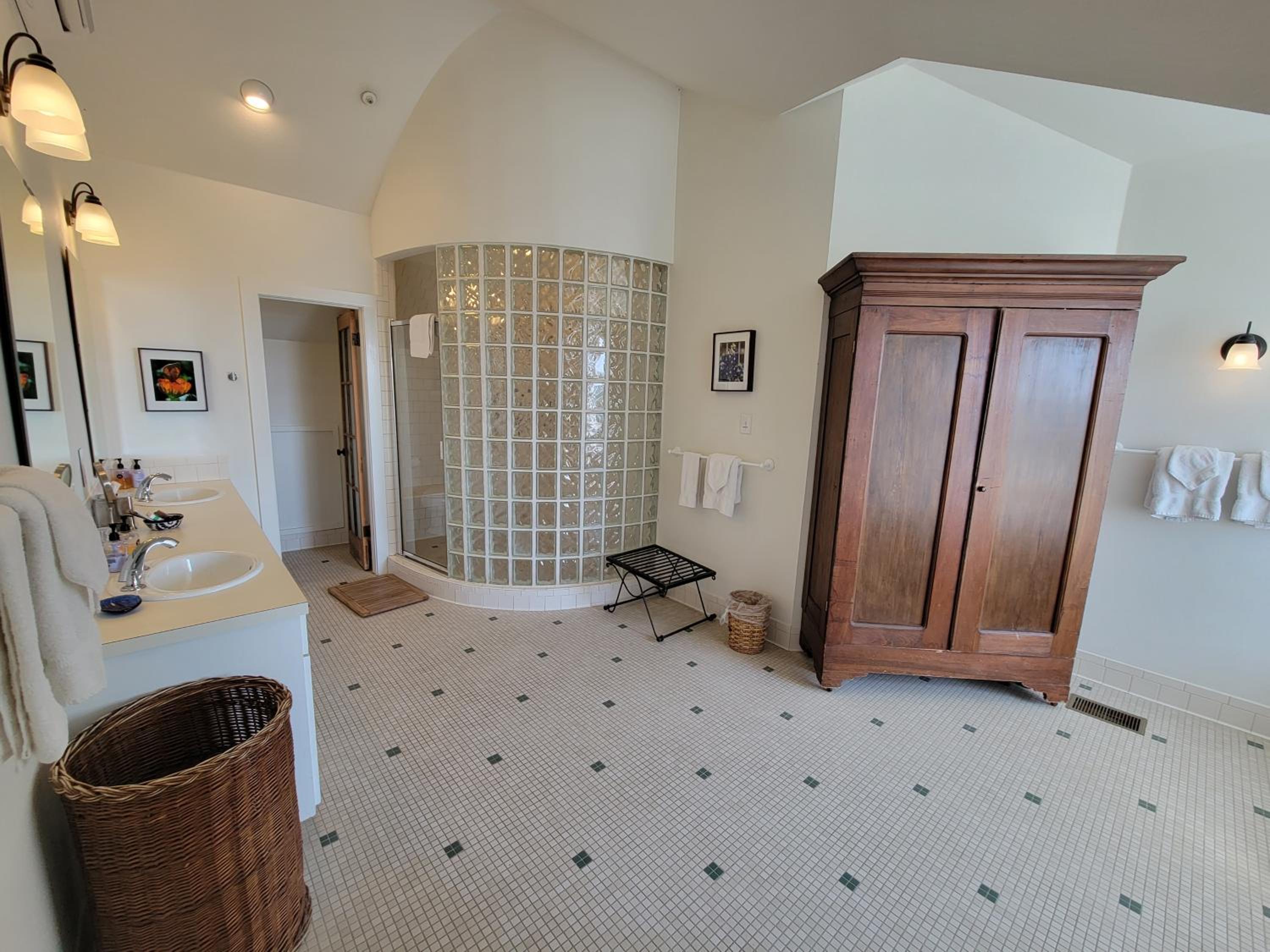 King Room - Wallace Room photo 3