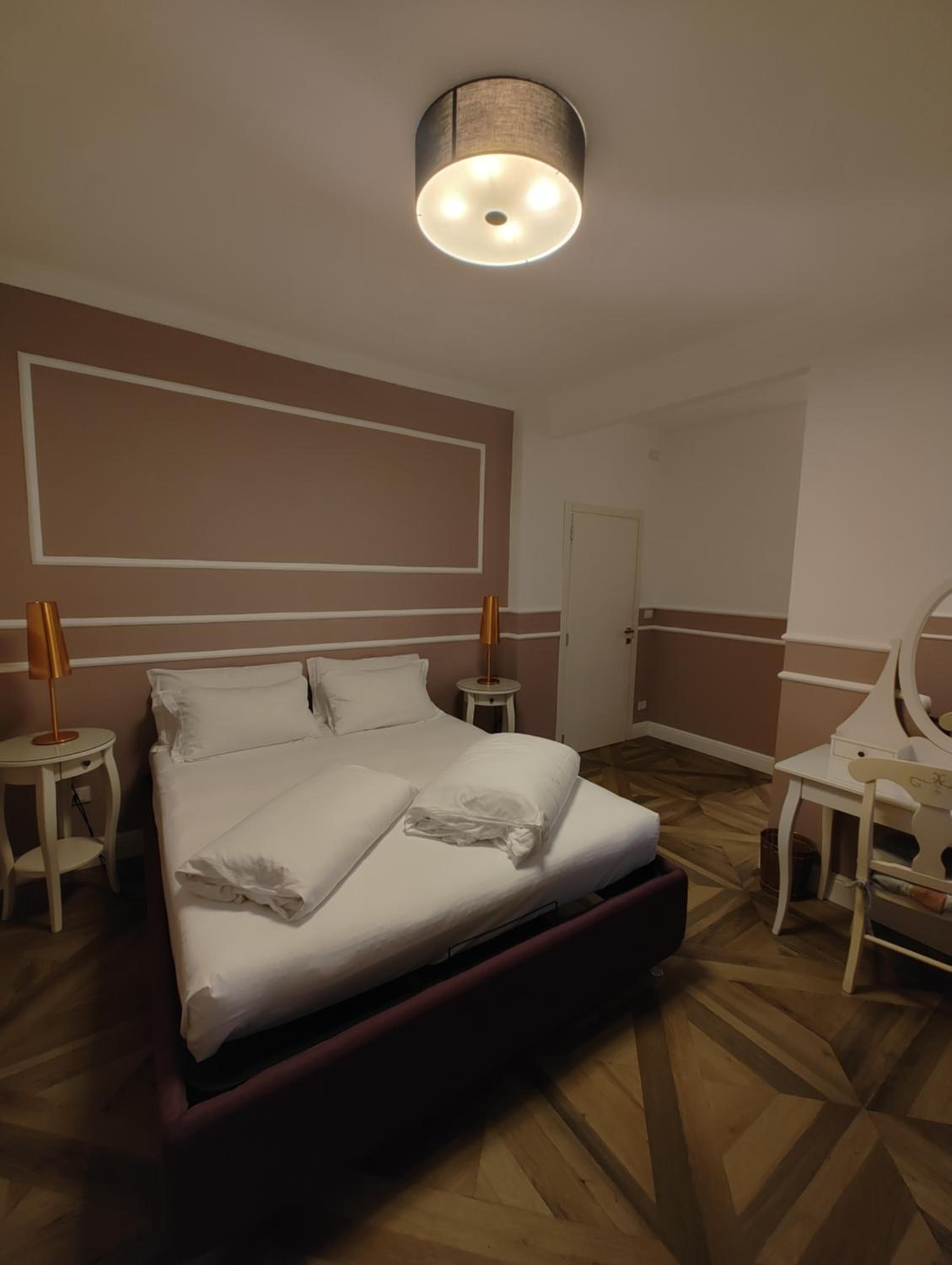 Large Single Room photo 1