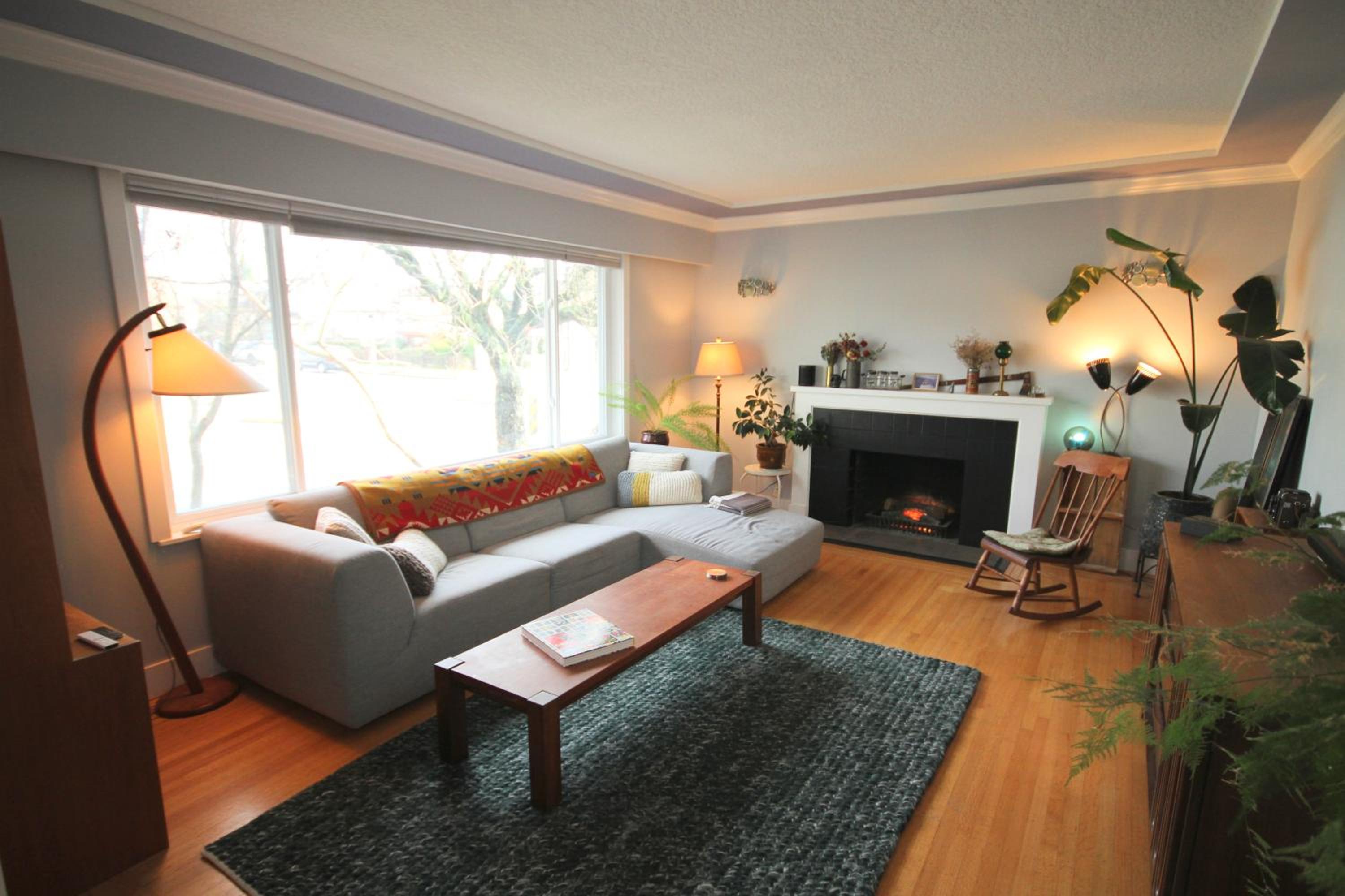 Two-Bedroom House ( Upstairs ) photo 1
