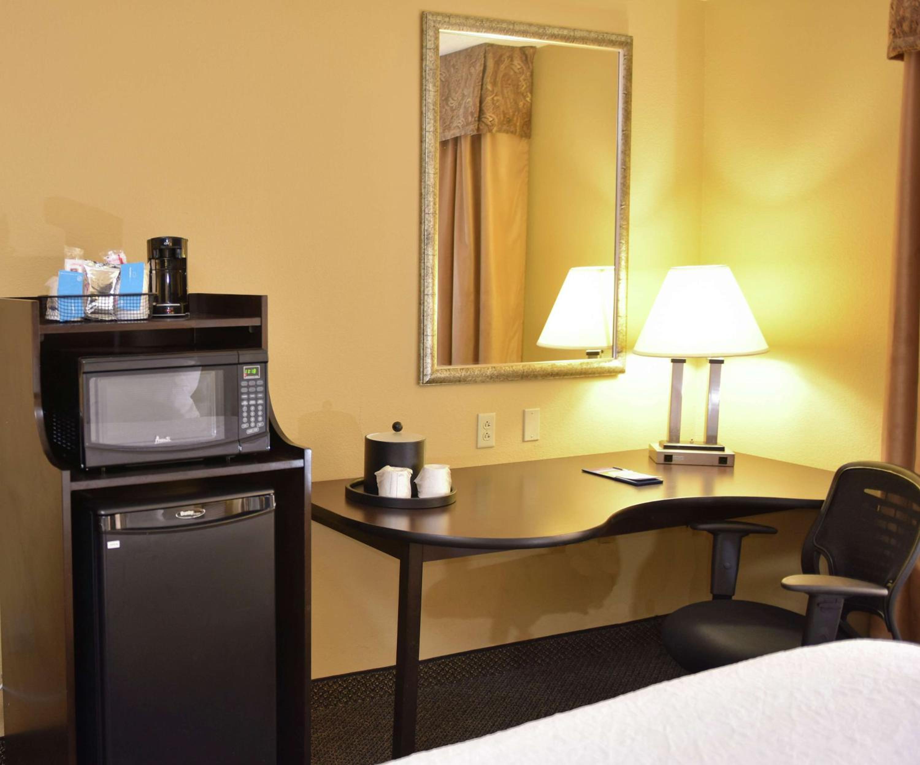 Room with Two Queen Beds - Non-Smoking - Photo 1