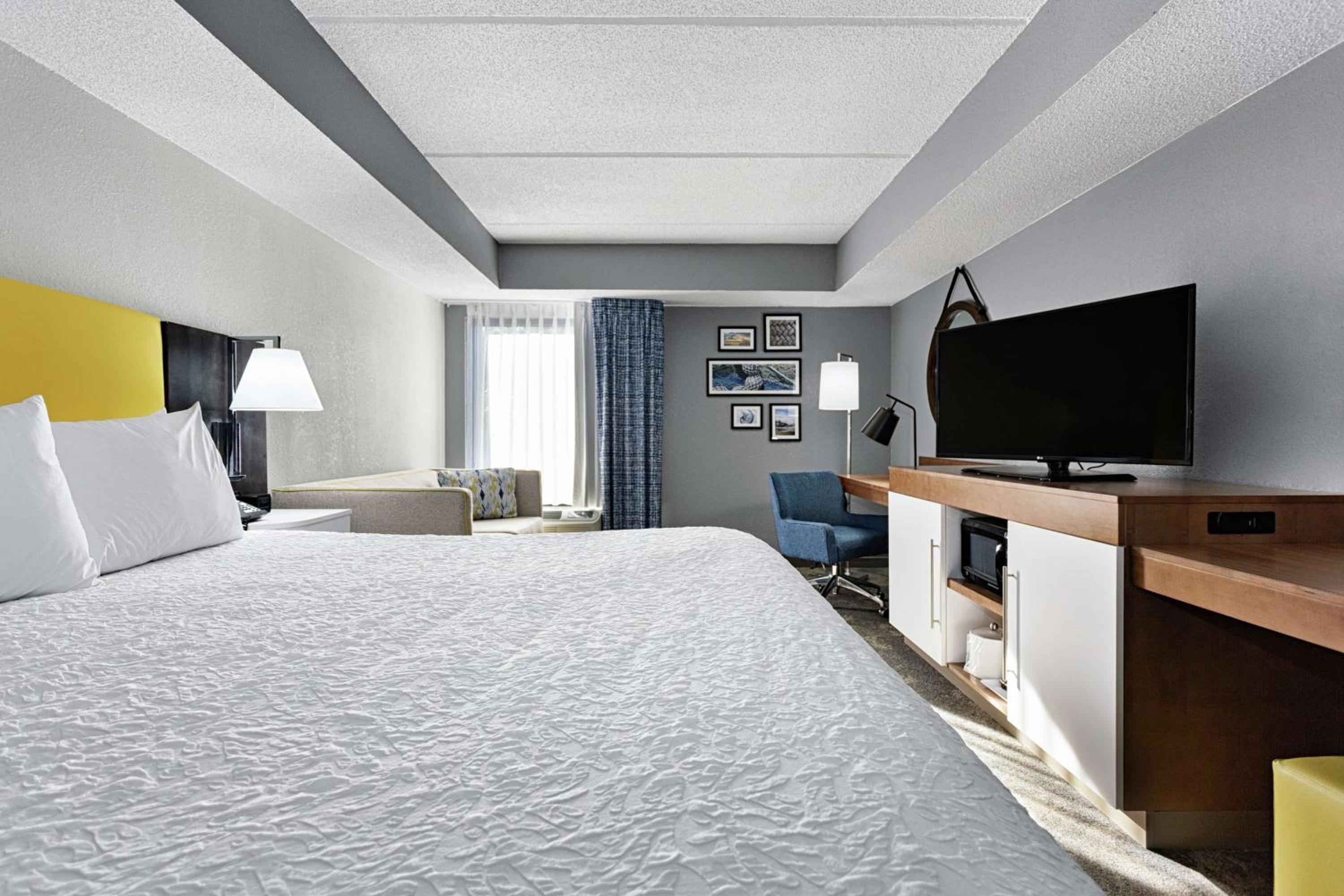 King Room with Sofa Bed - Non-Smoking - Photo 1