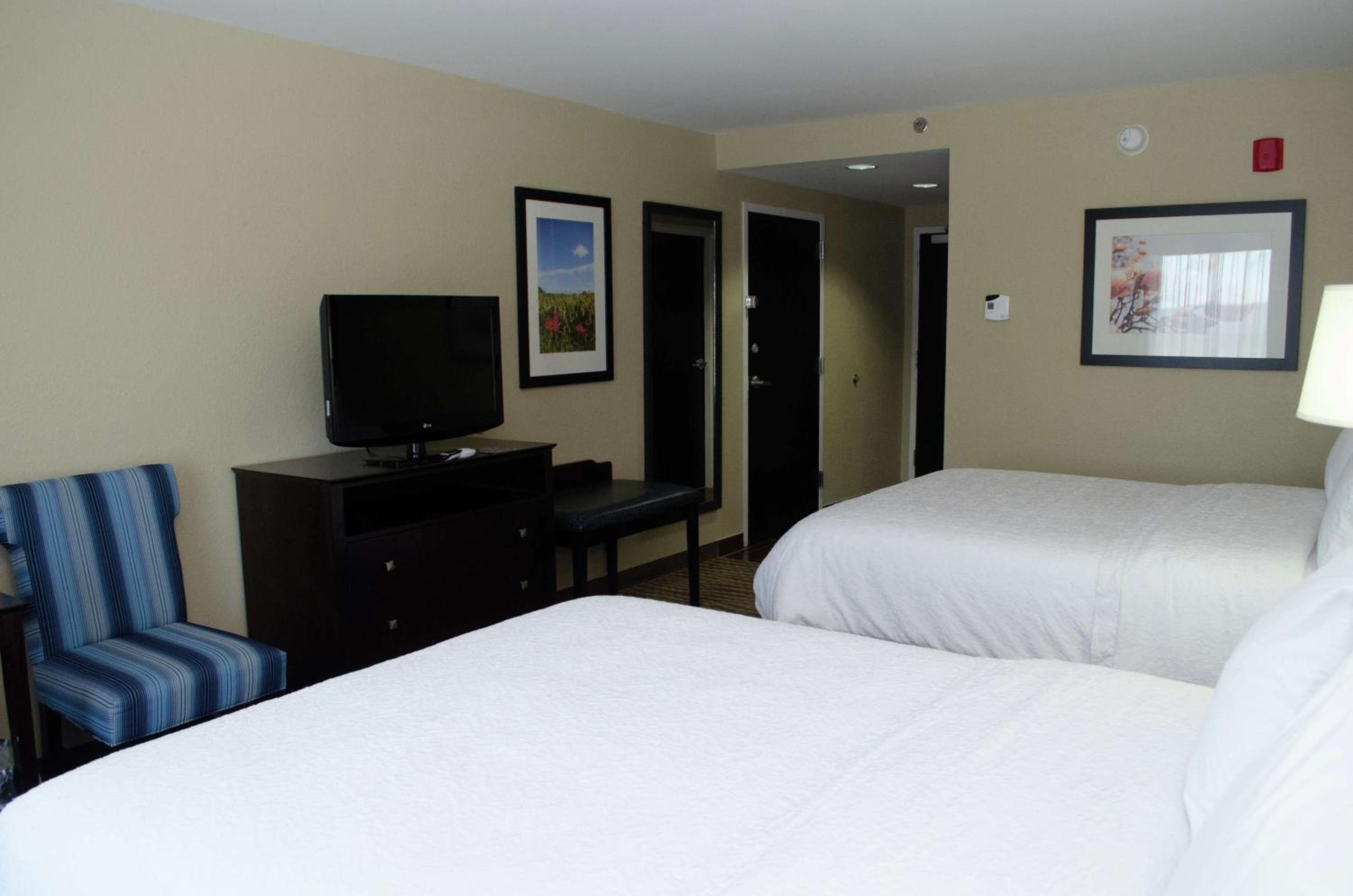 Room with Two Queen Beds - Non-Smoking