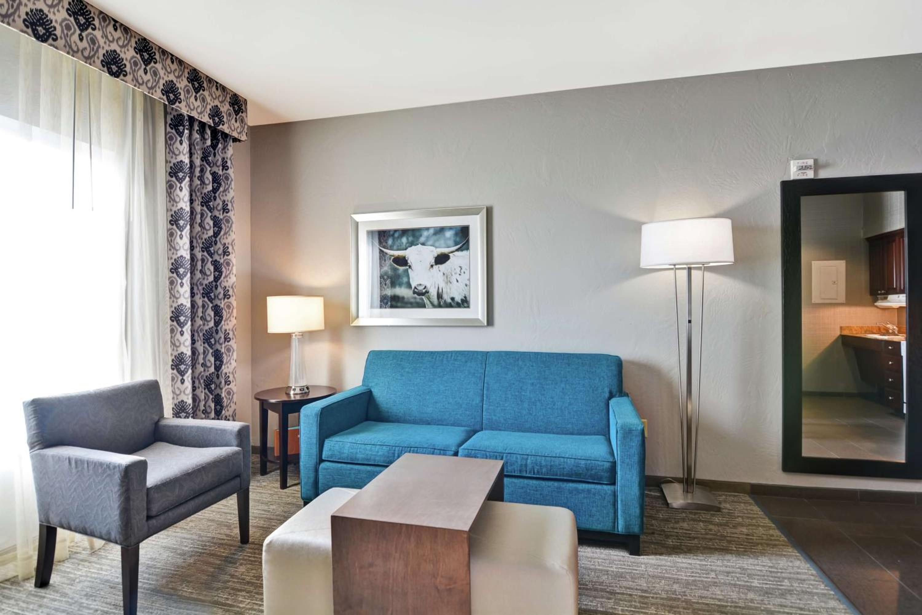 King Suite with Accessible Tub - Mobility and Hearing Access/Non-Smoking photo 2