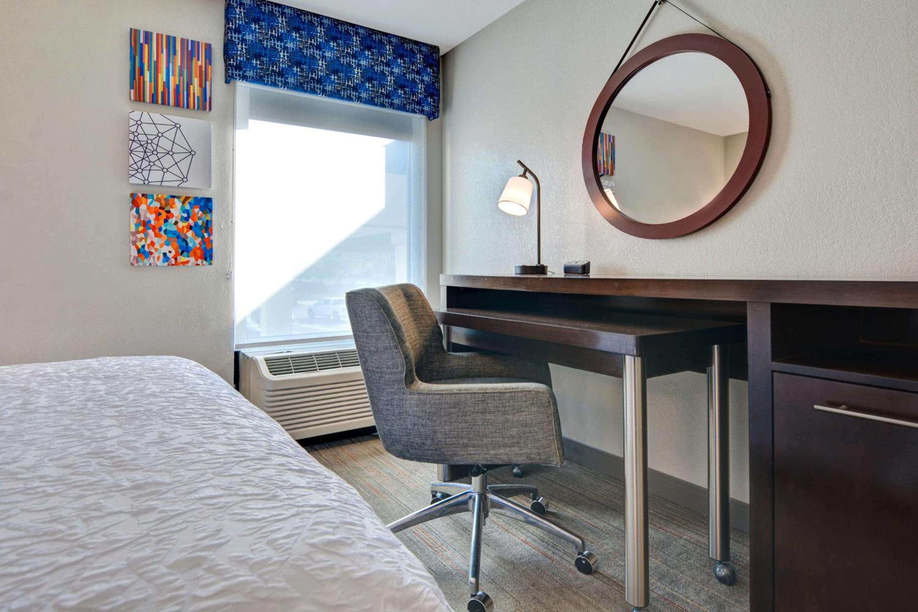 Room with Two Queen Beds - Non-Smoking - Photo 1