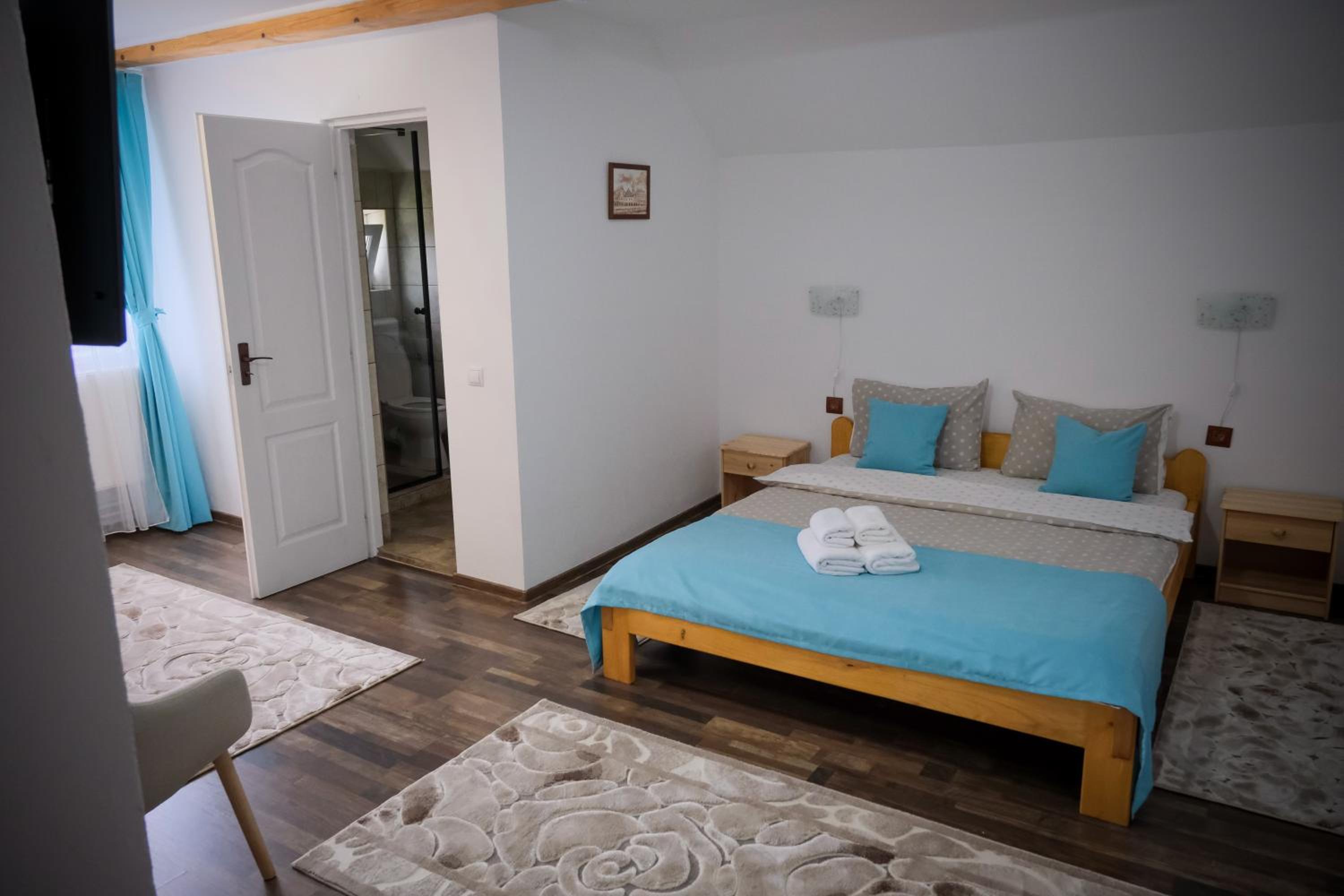 Double Room with Garden View - Photo 3