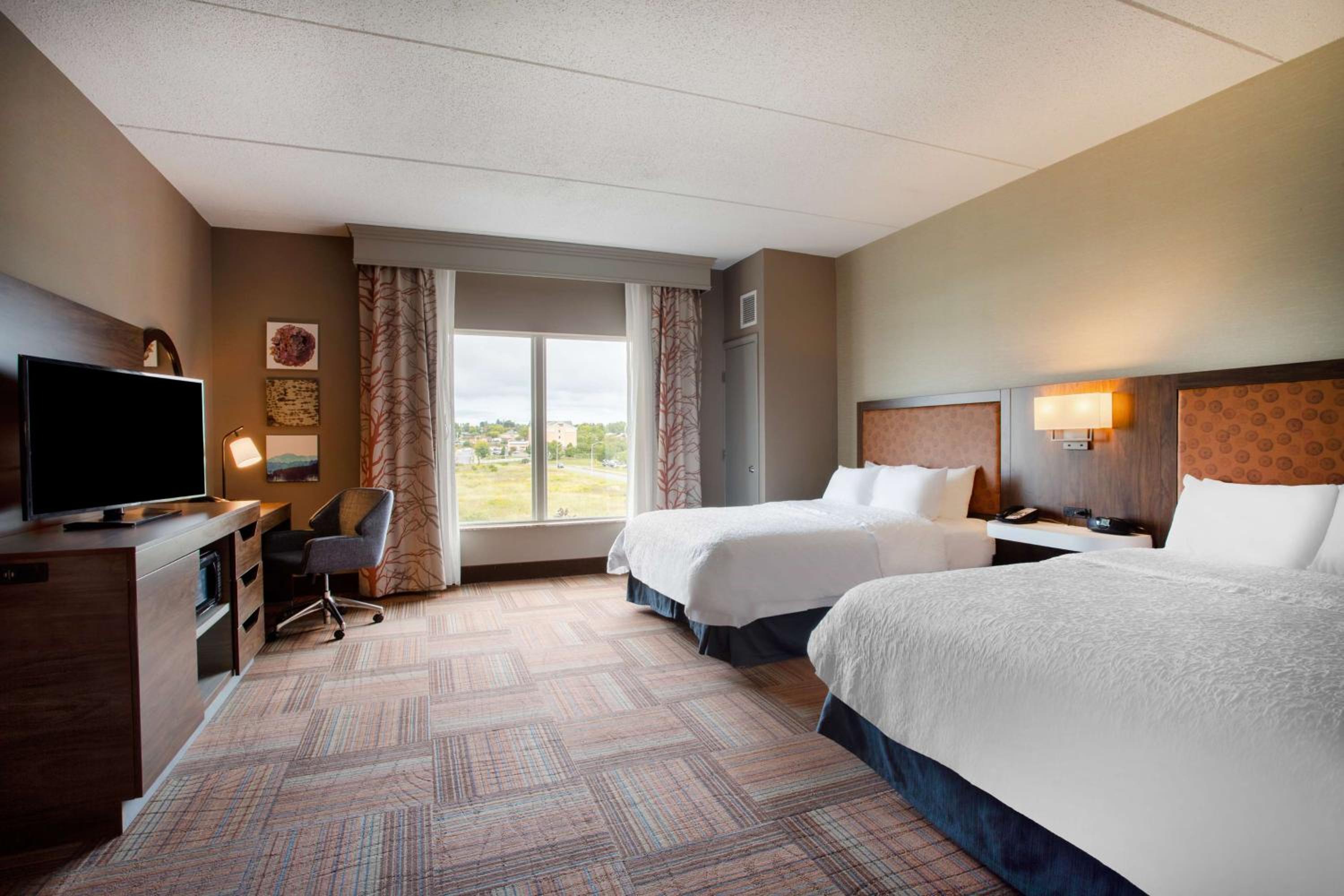 Queen Room with Two Queen Beds - Mobility Access/Non-Smoking - Photo 1