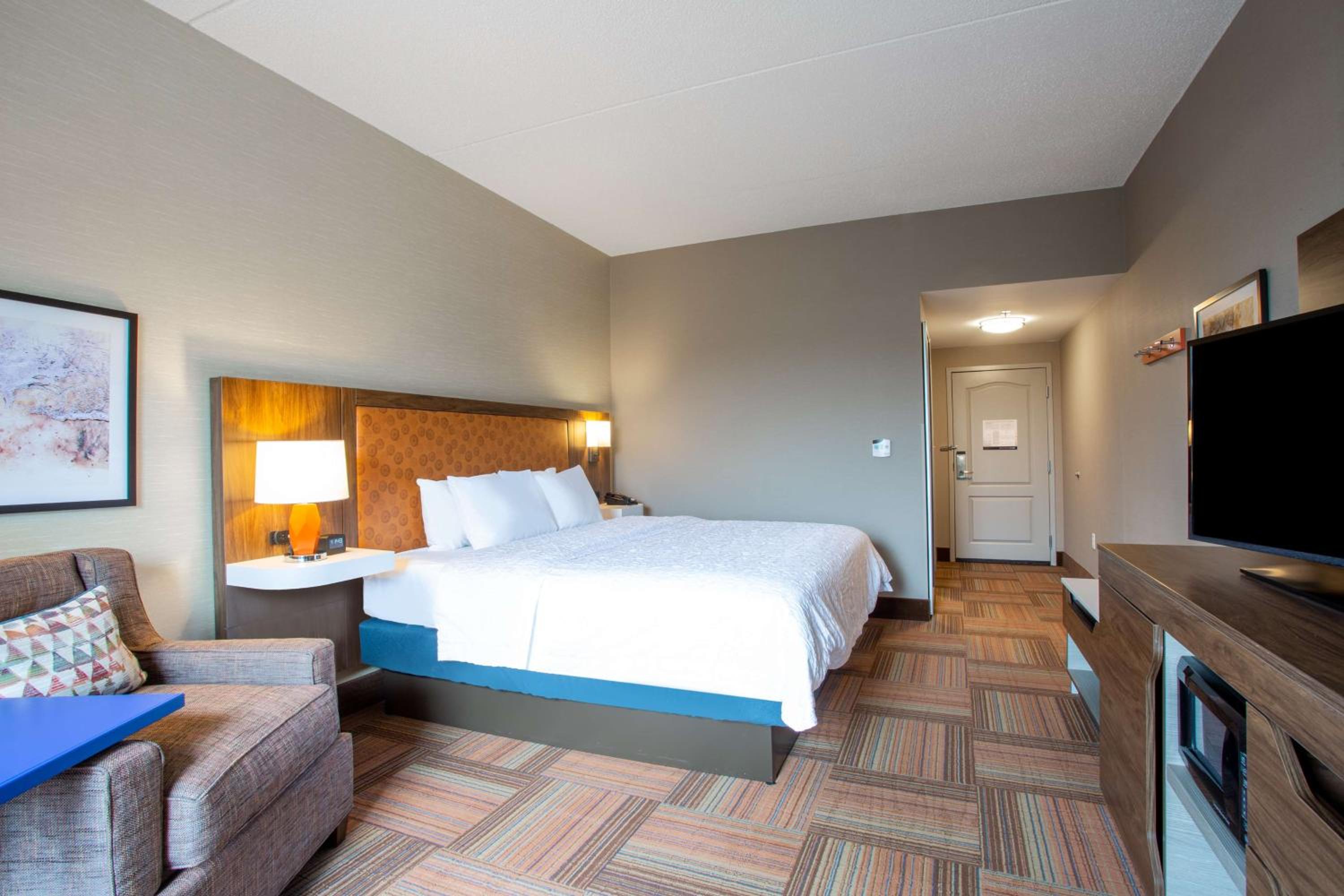 King Room - Non-Smoking - Photo 1