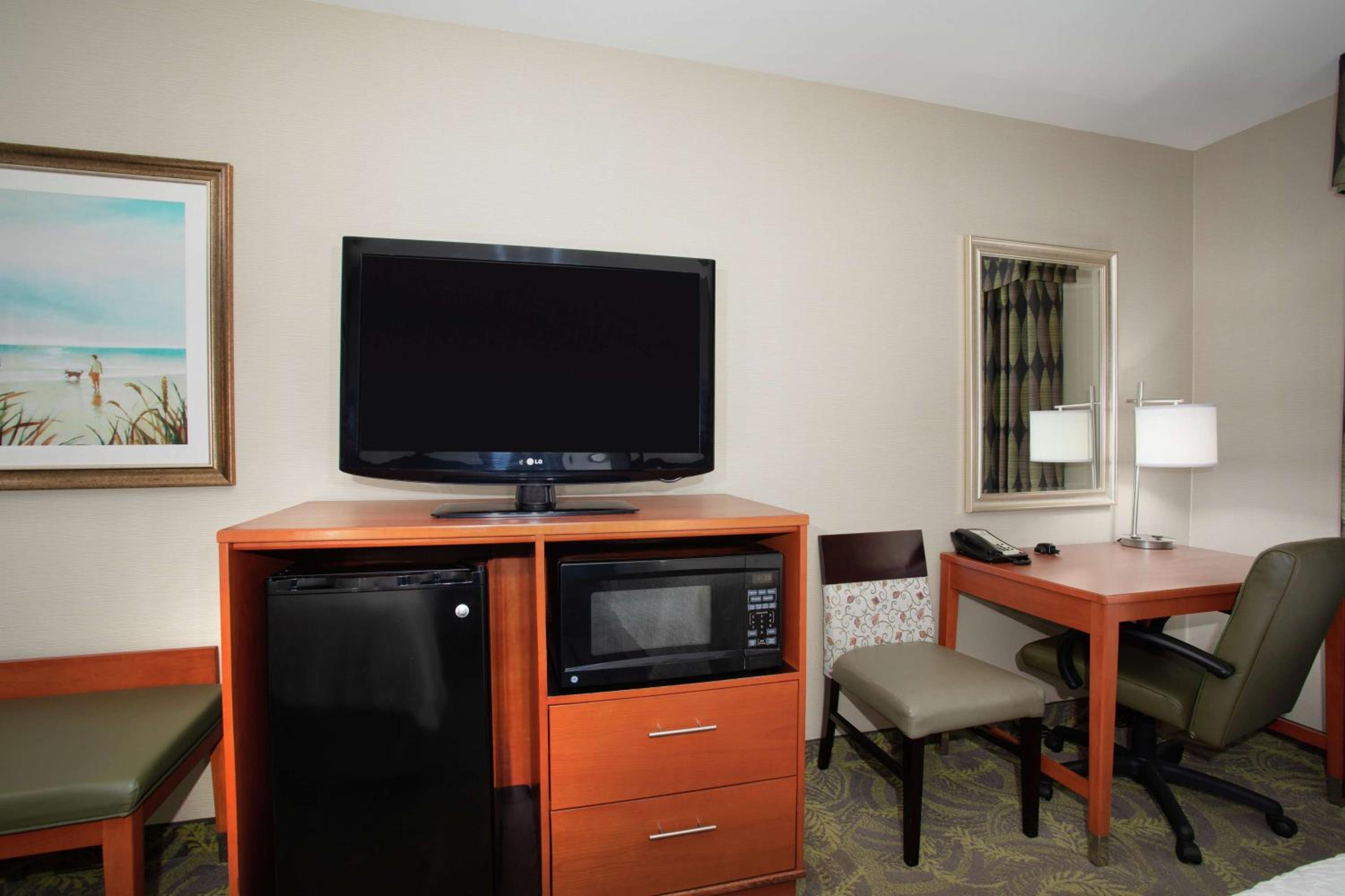 Room with Two Queen Beds - Non-Smoking