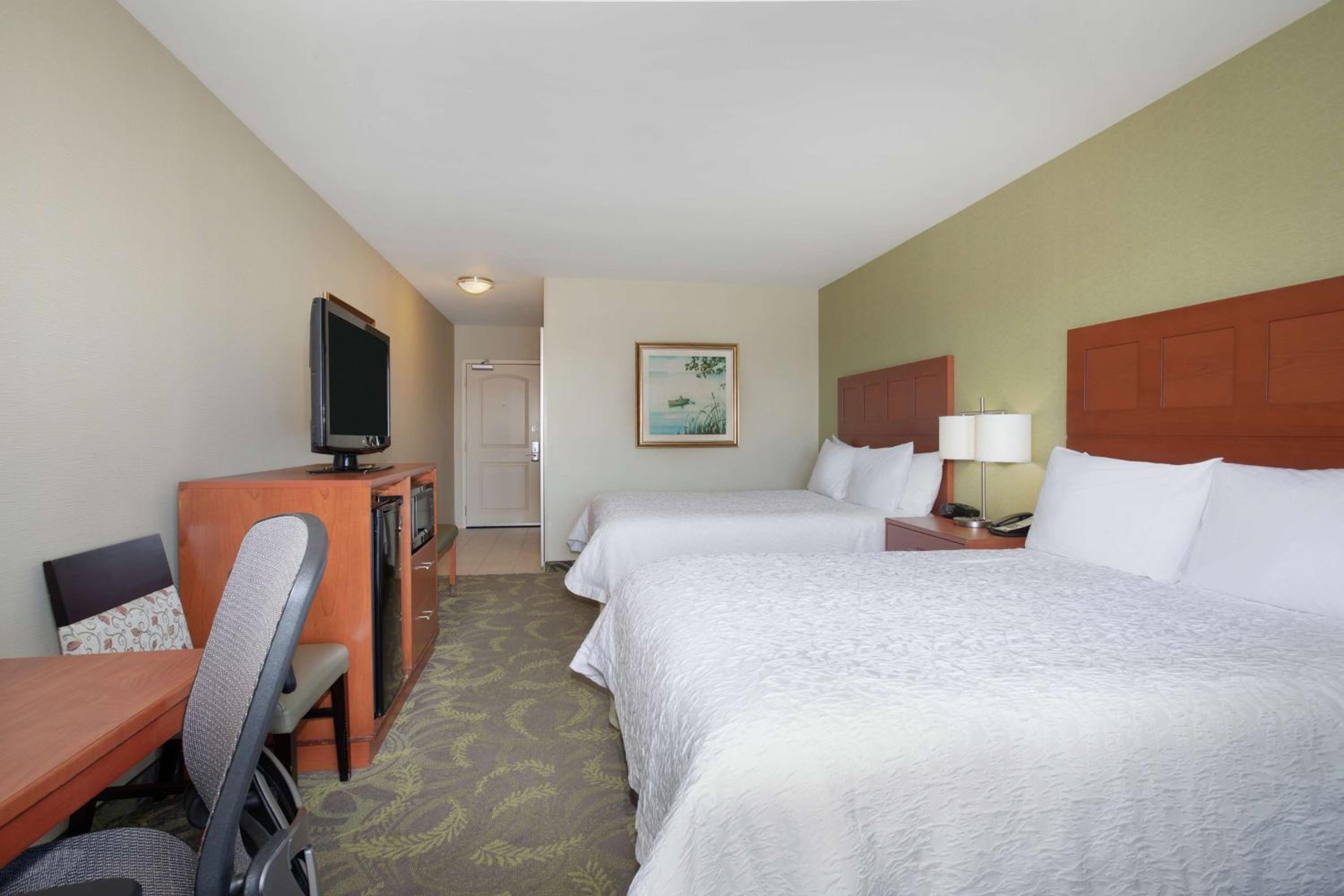 Queen Room with Two Queen Beds - Riverview with Balcony
