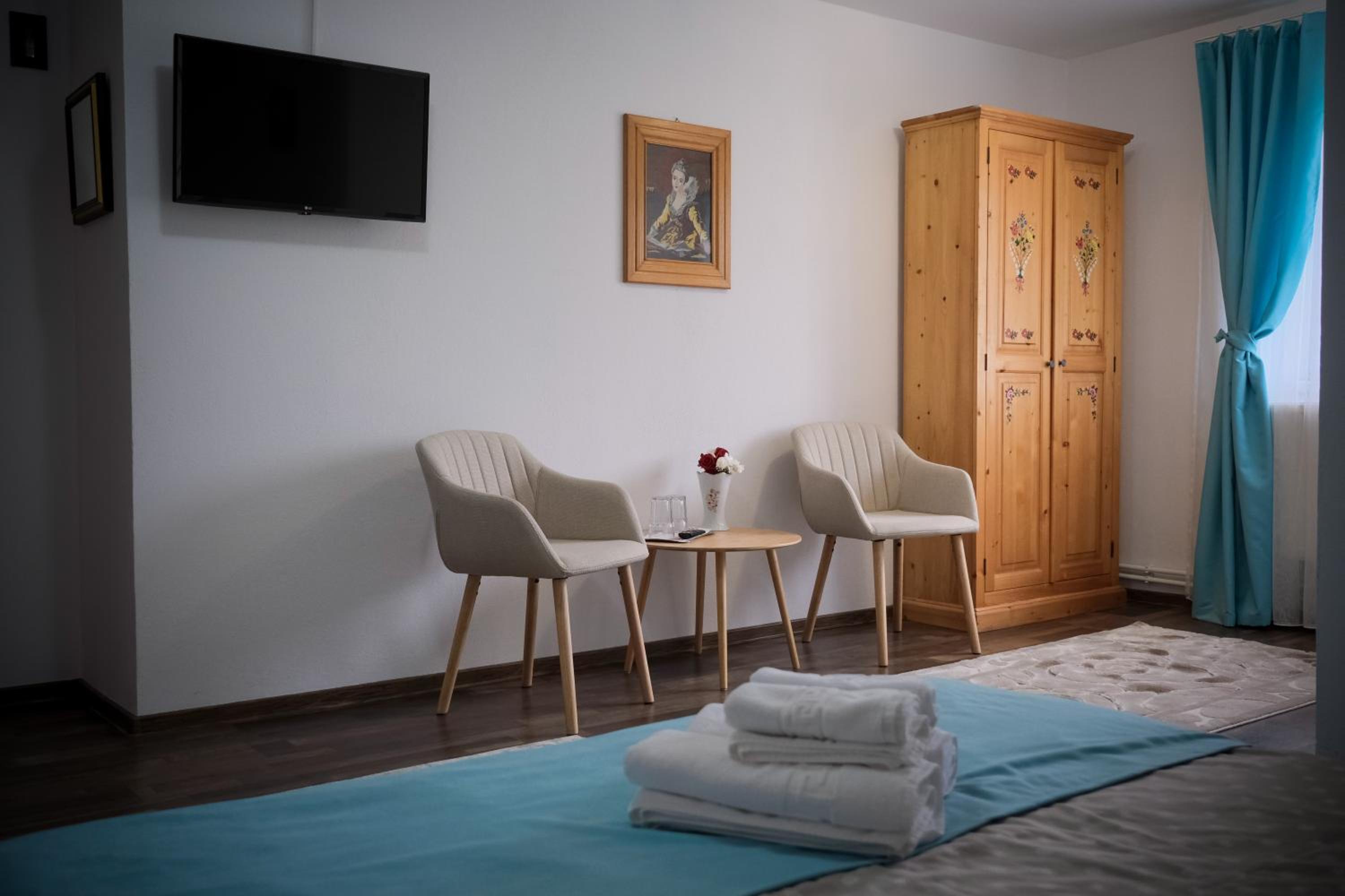 Double Room with Garden View - Photo 9