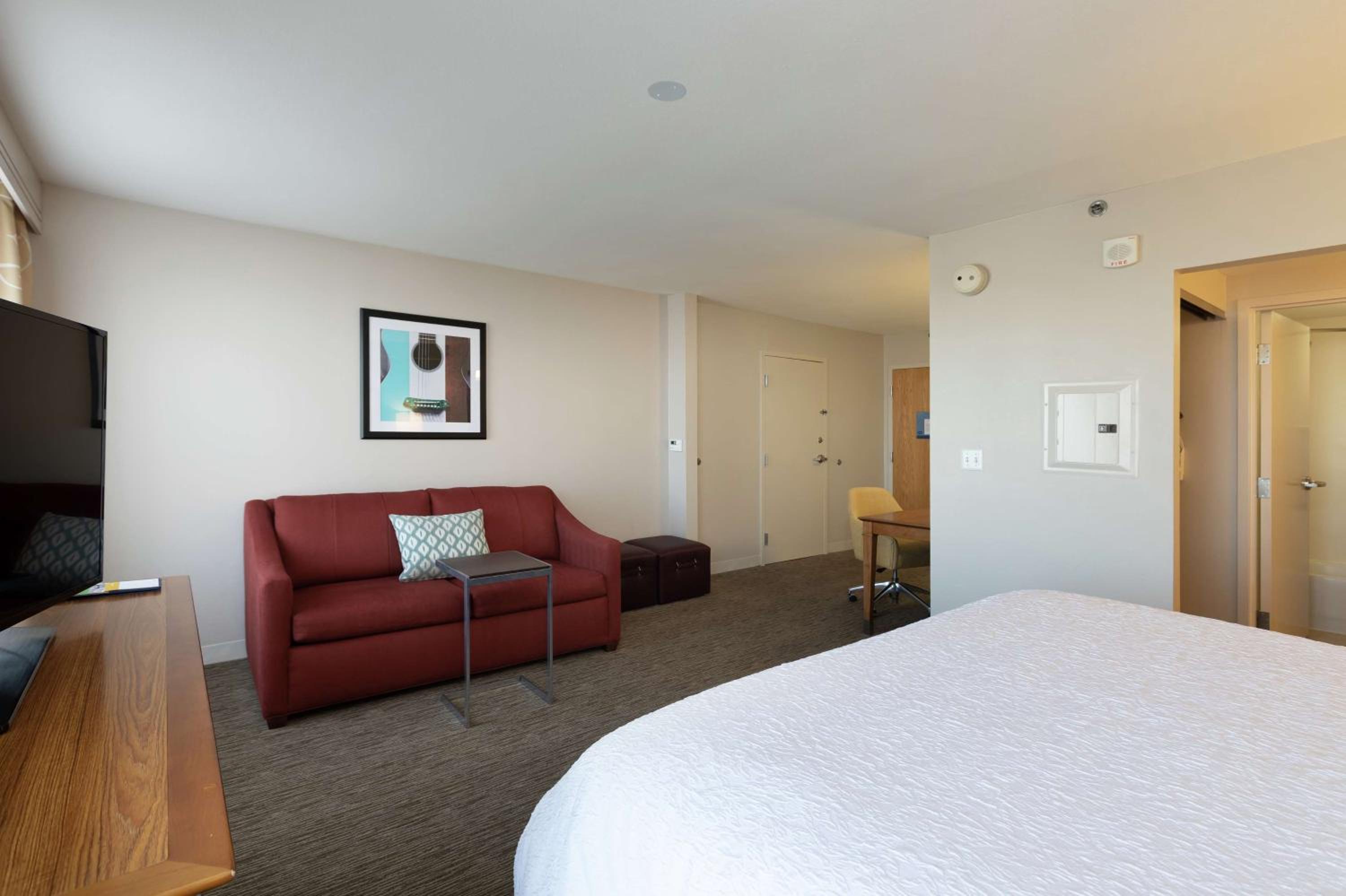 King Studio with Sofa Bed - Hearing Accessible - Photo 1