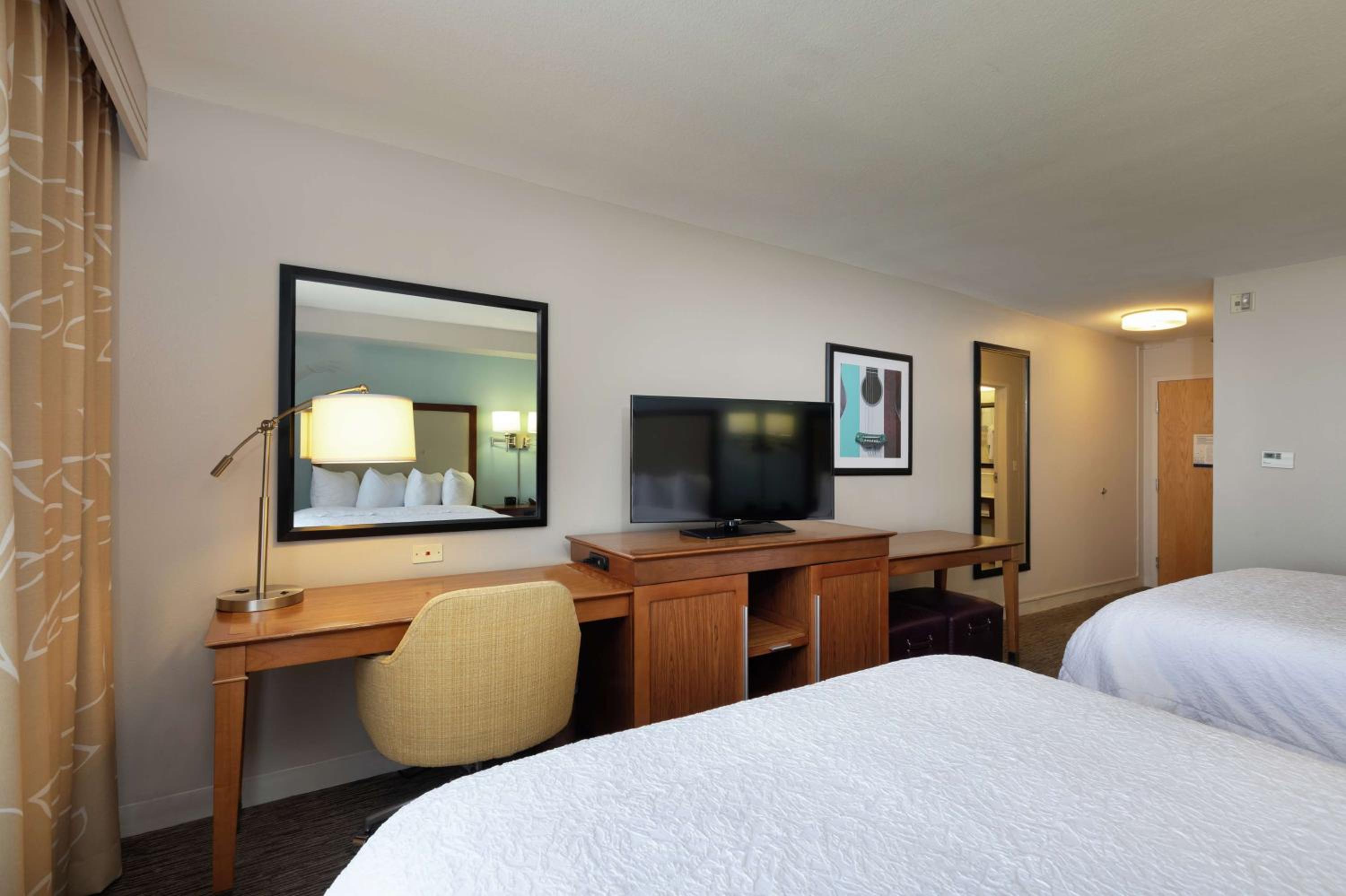 Double Room with Two Double Beds - Hearing Access - Photo 1
