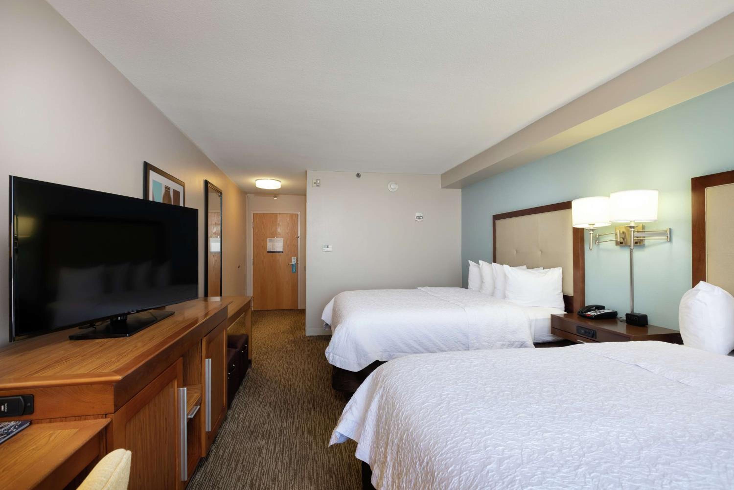 Double Room with Two Double Beds - Hearing Access - Photo 2