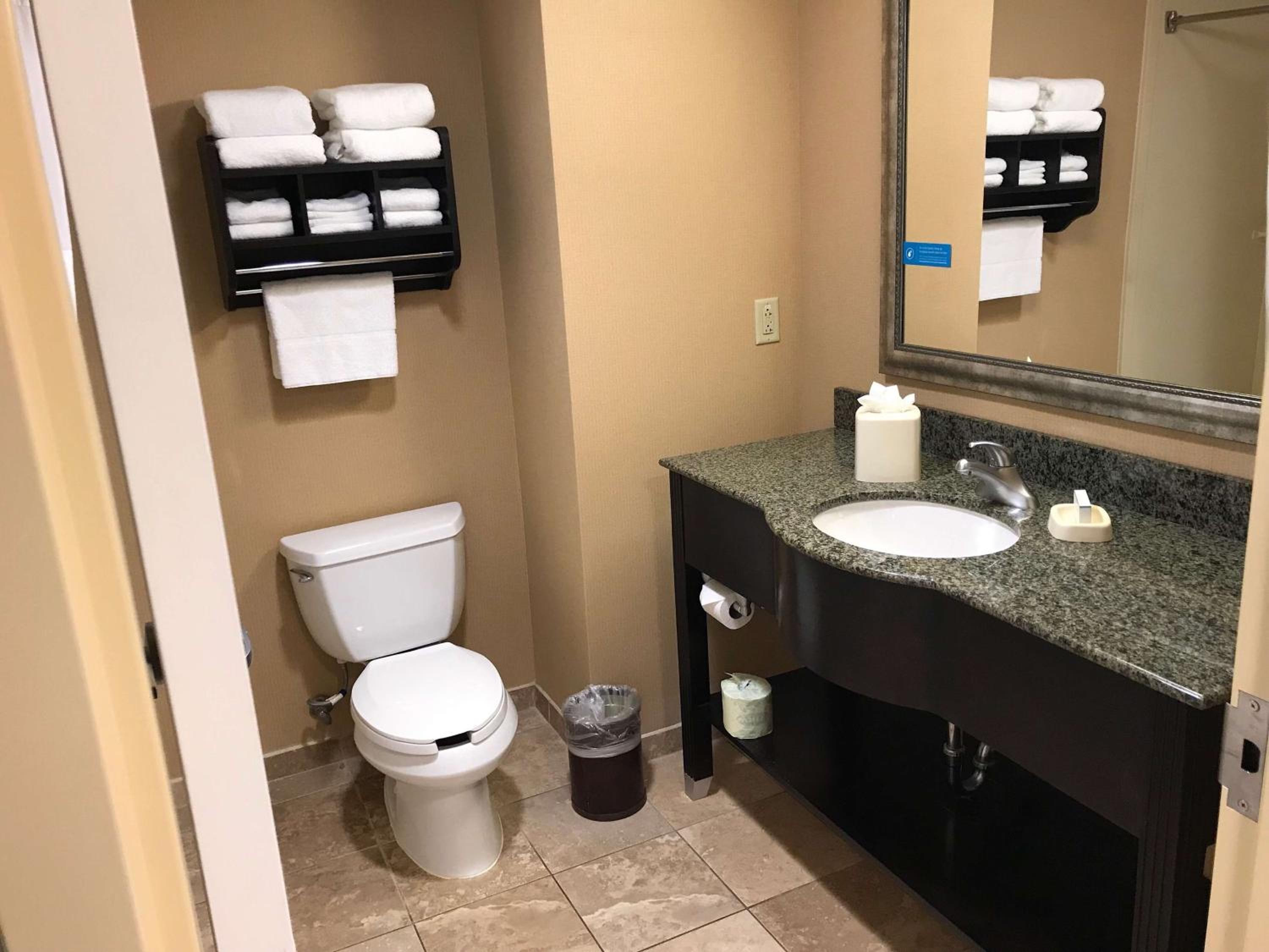 King Room With Spa Bath - Photo 2
