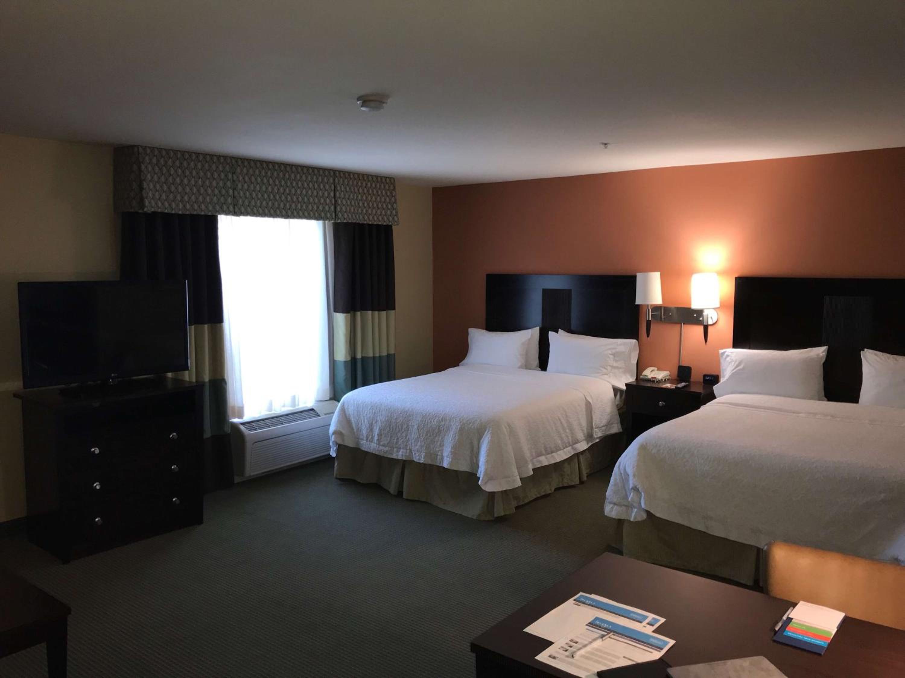Queen Studio Suite with Two Queen Beds - Non-Smoking - Photo 3