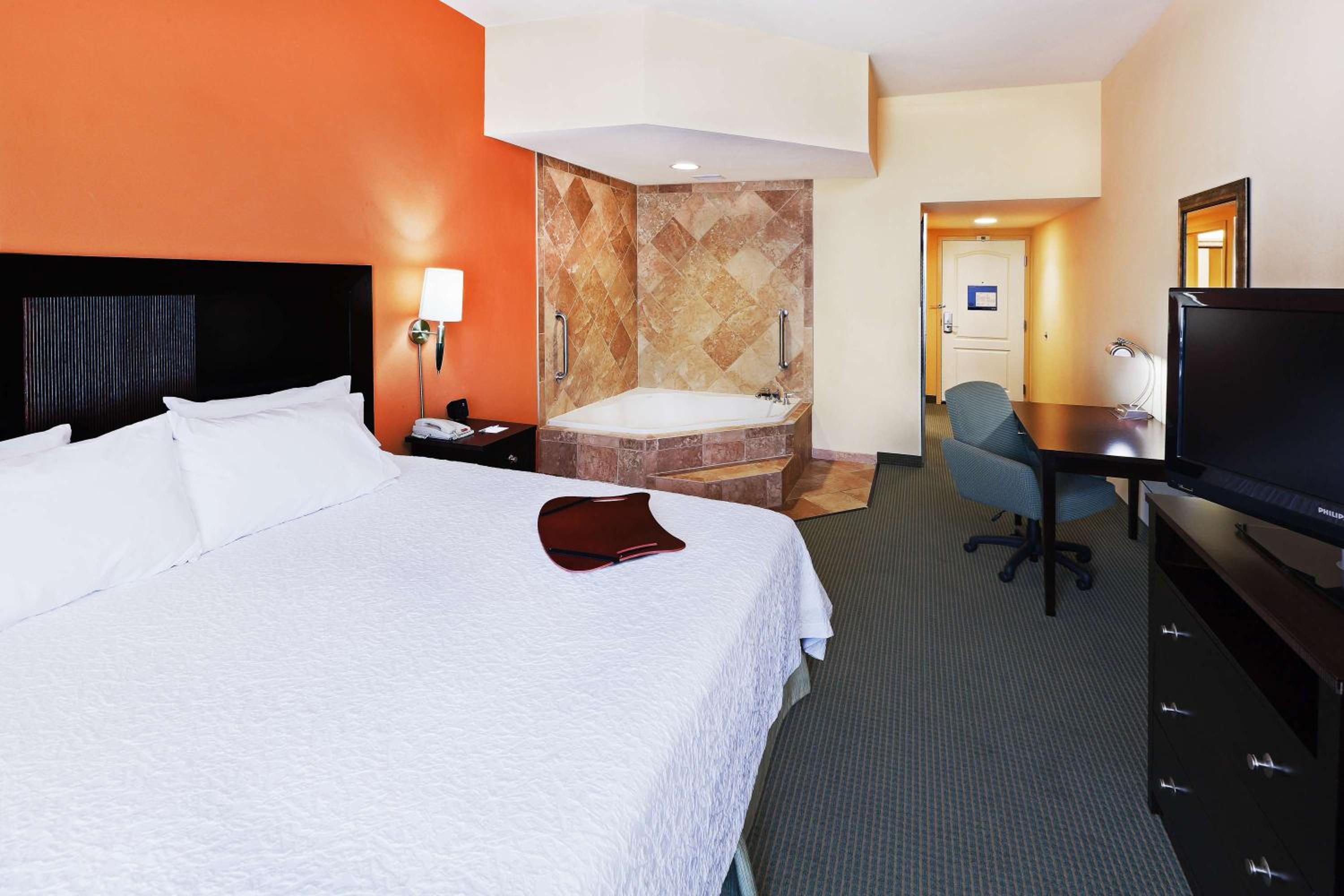 King Room With Spa Bath - Photo 1