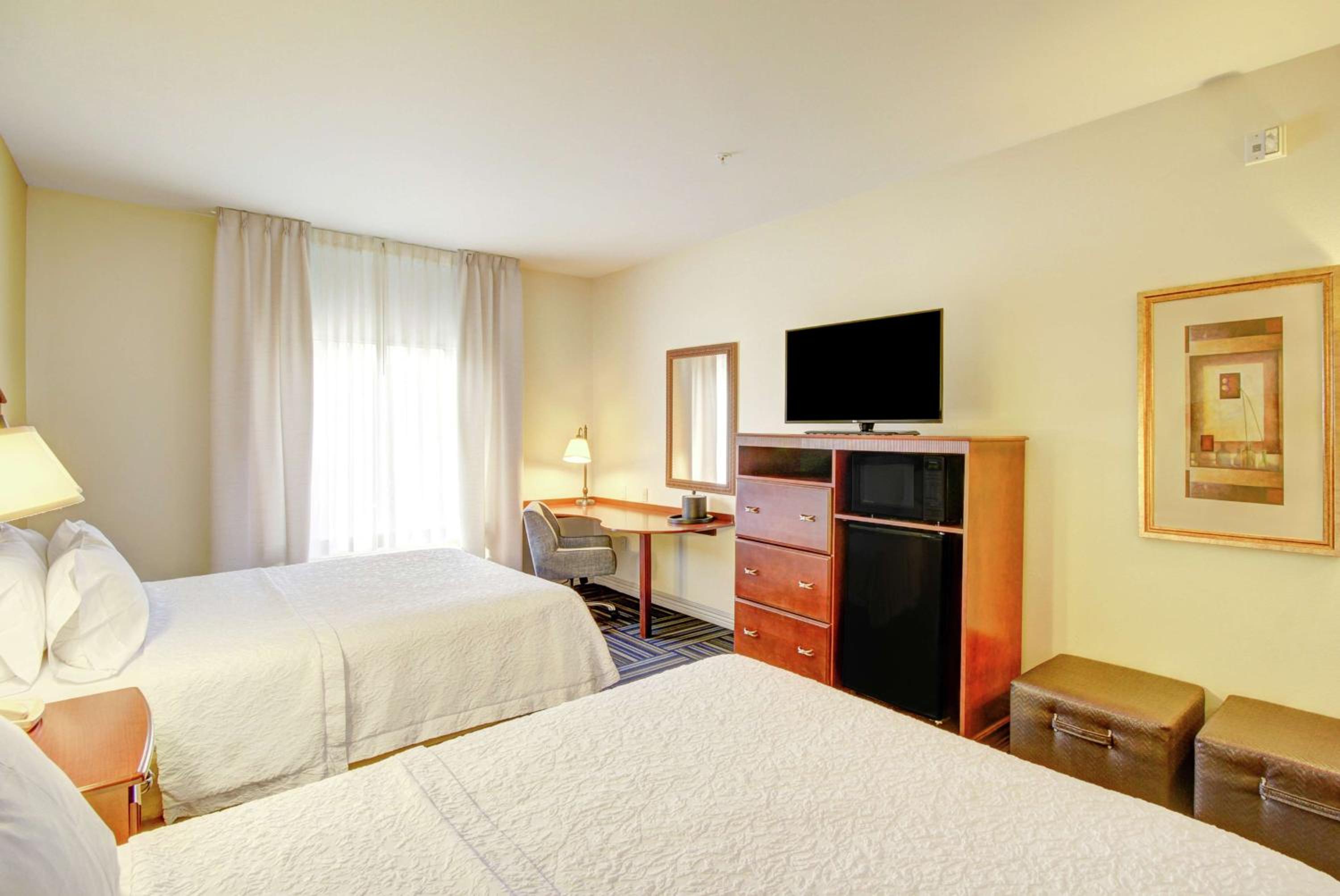 Room with Two Queen Beds - Non-Smoking - Photo 1