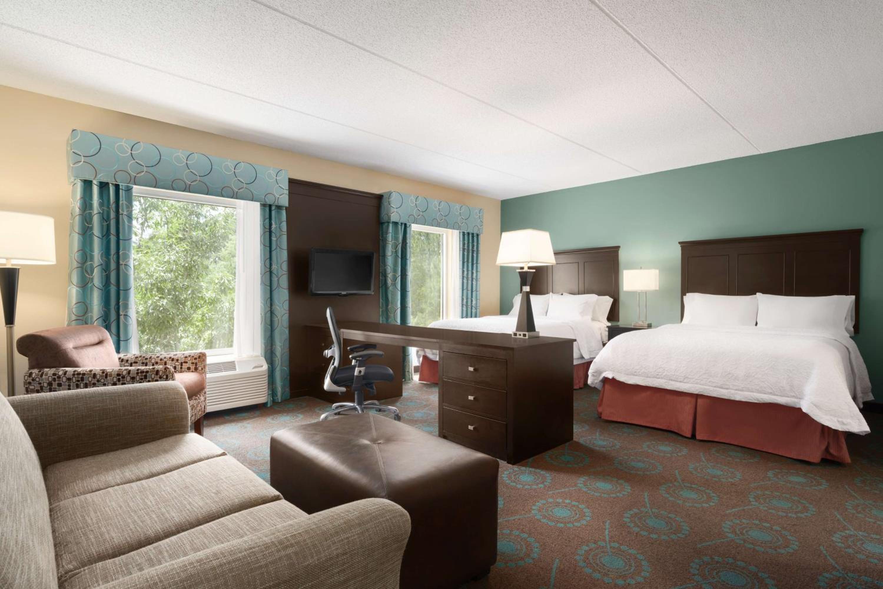 Queen Studio Suite with Two Queen Beds - Non-Smoking - Photo 1