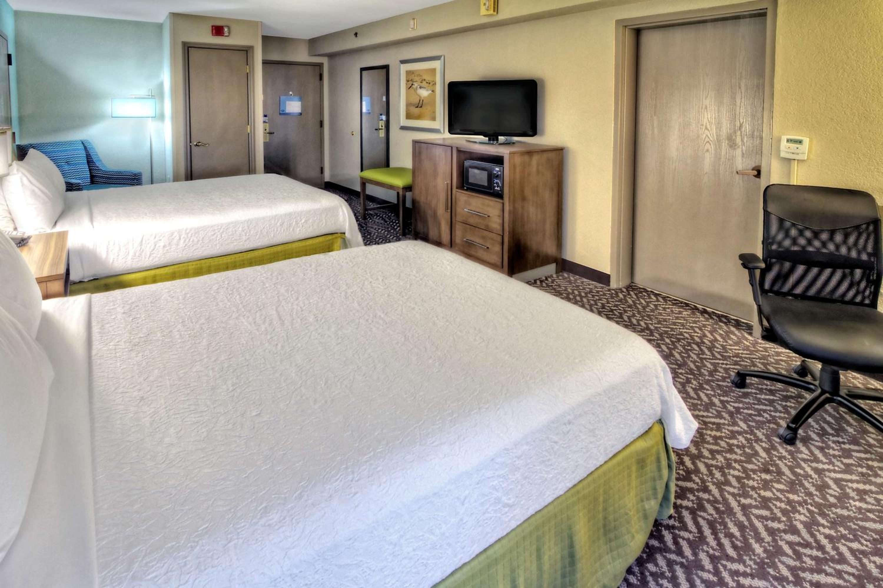 Queen Room with Two Queen Beds - Mobility Access/Non-Smoking photo 1
