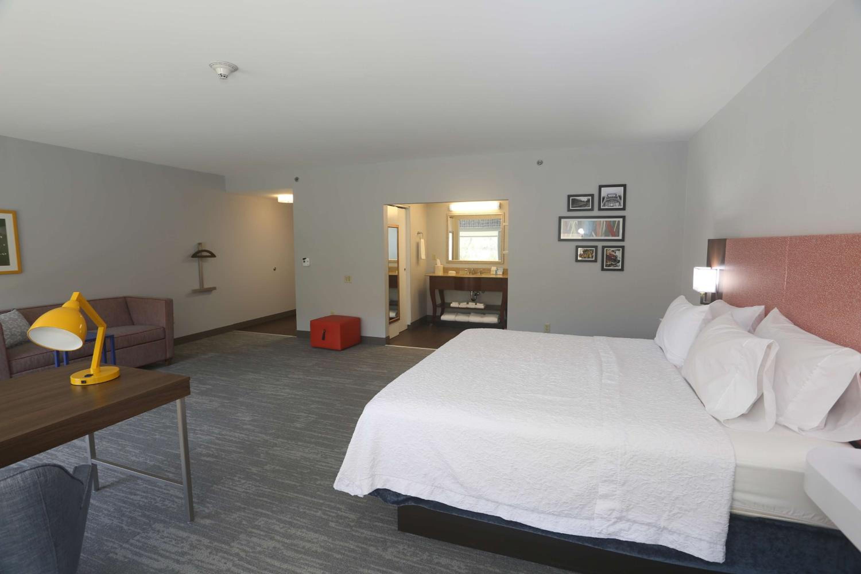 King Studio Suite with Sofa Bed - Non-Smoking - Photo 1