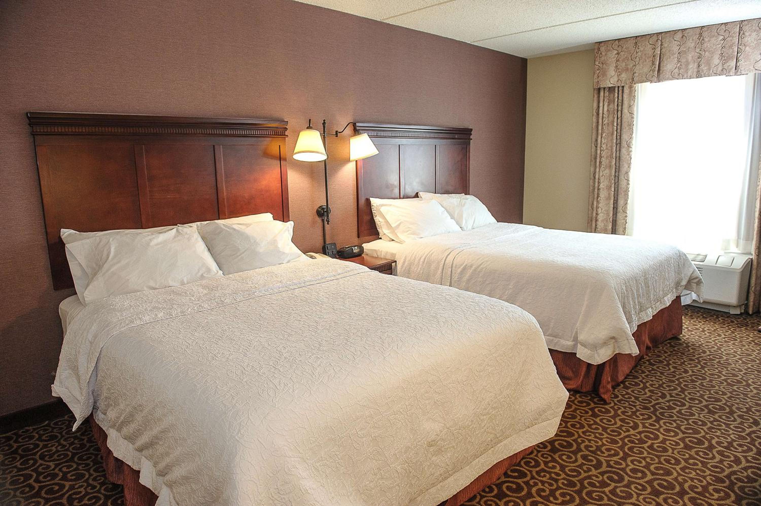 Room with Two Queen Beds - Non-Smoking - Photo 1