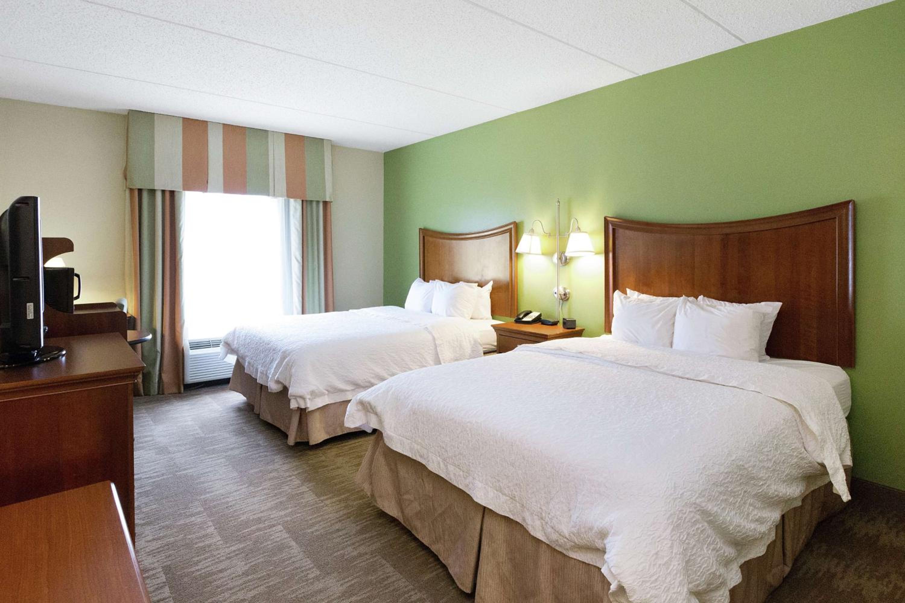 Room with Two Queen Beds - Non-Smoking - Photo 1
