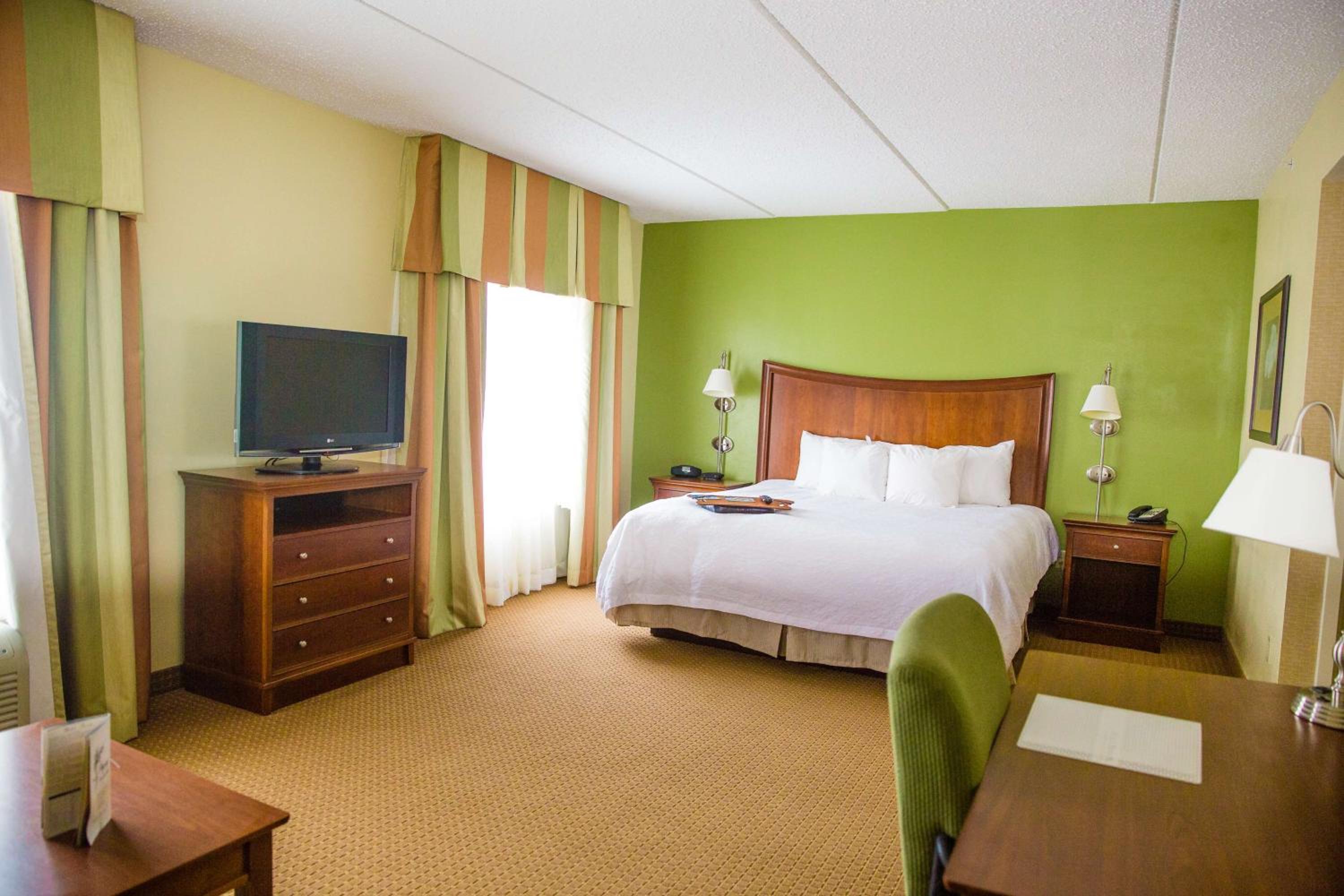 King Room with Sofa Bed and Study - Non-Smoking - Photo 2
