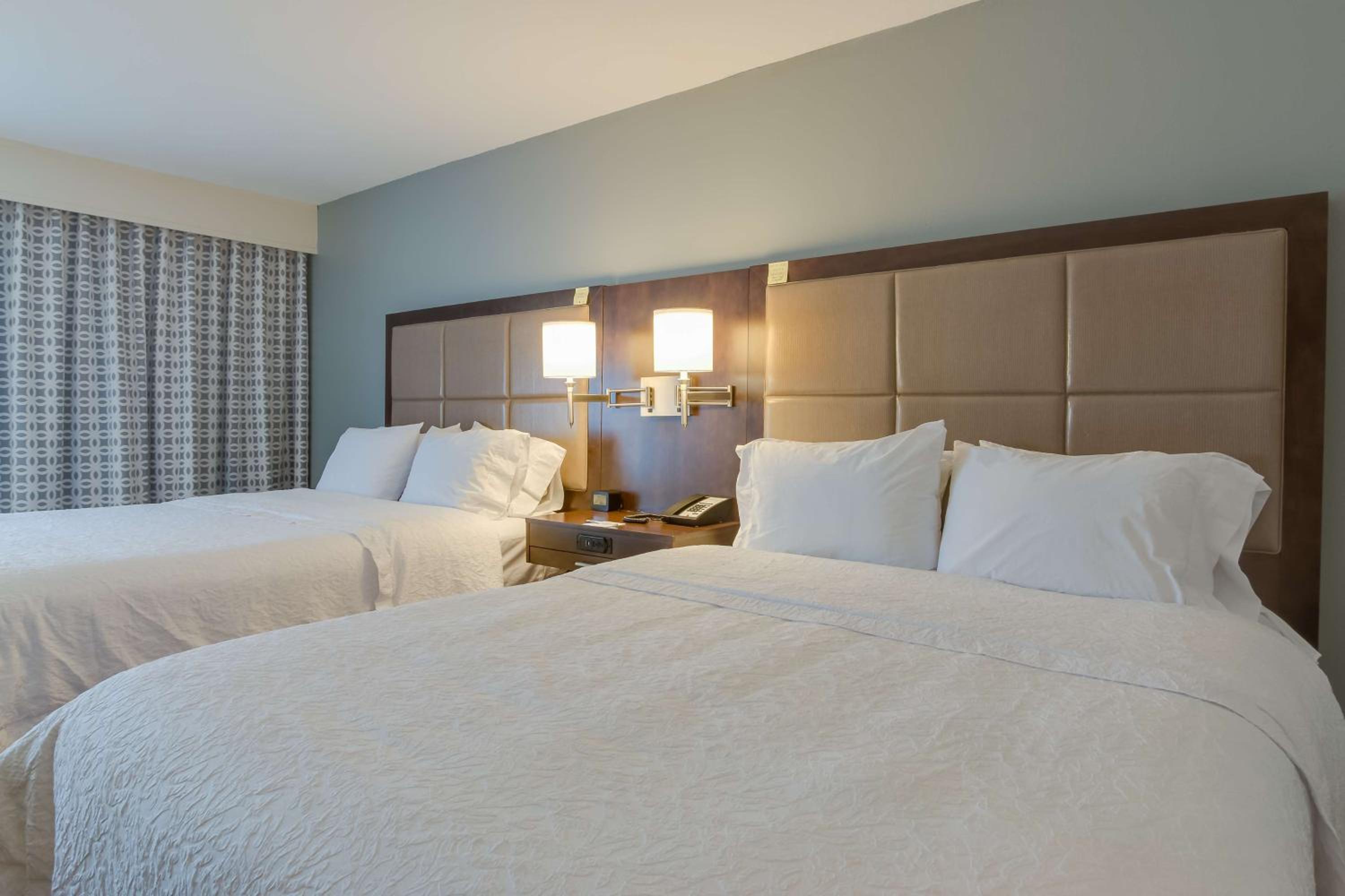 Room with Two Queen Beds - Non-Smoking - Photo 1