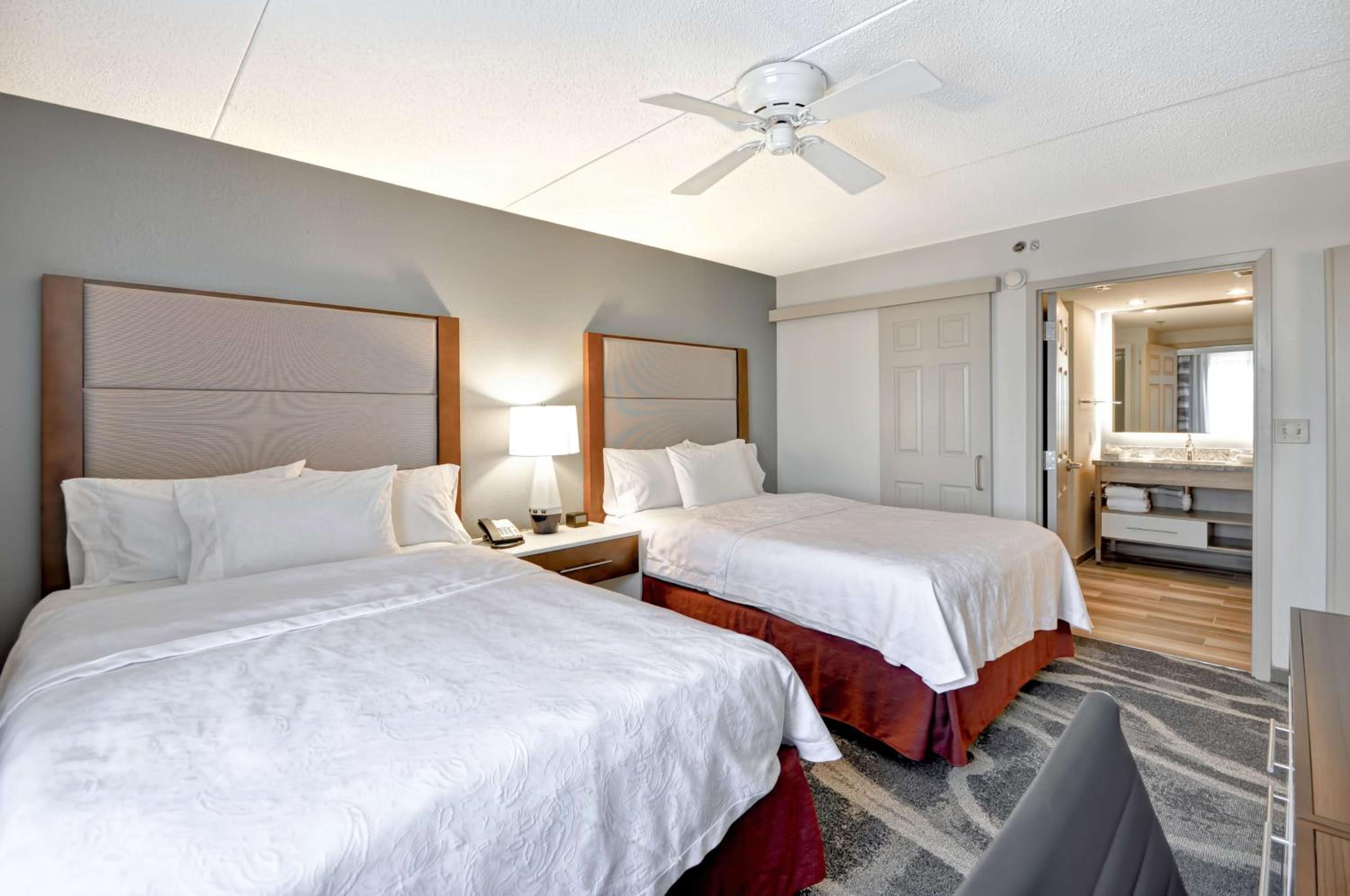 One-Bedroom Suite with Two Double Beds - Non-Smoking
