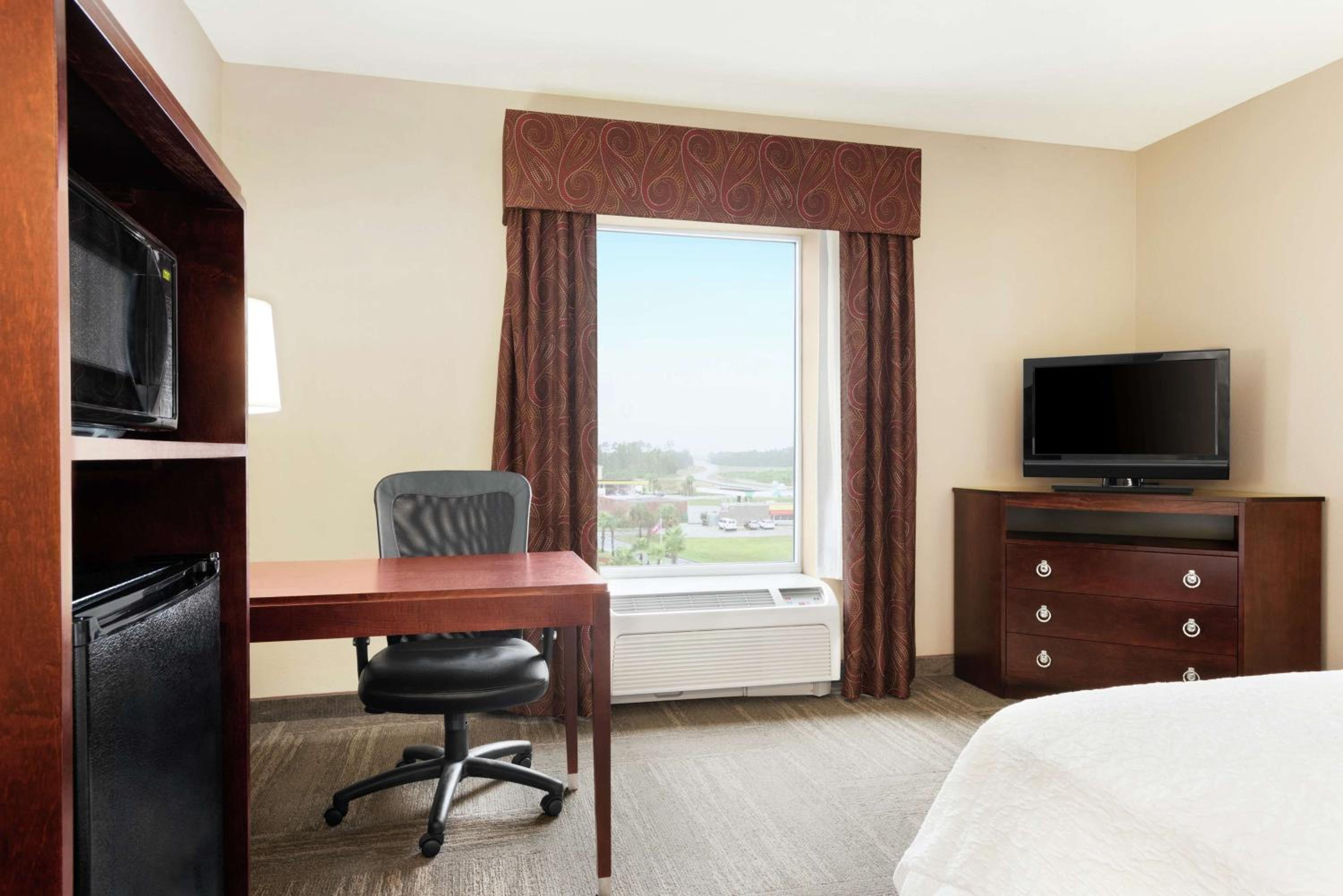 King Room with King Bed - Non-Smoking - Photo 1